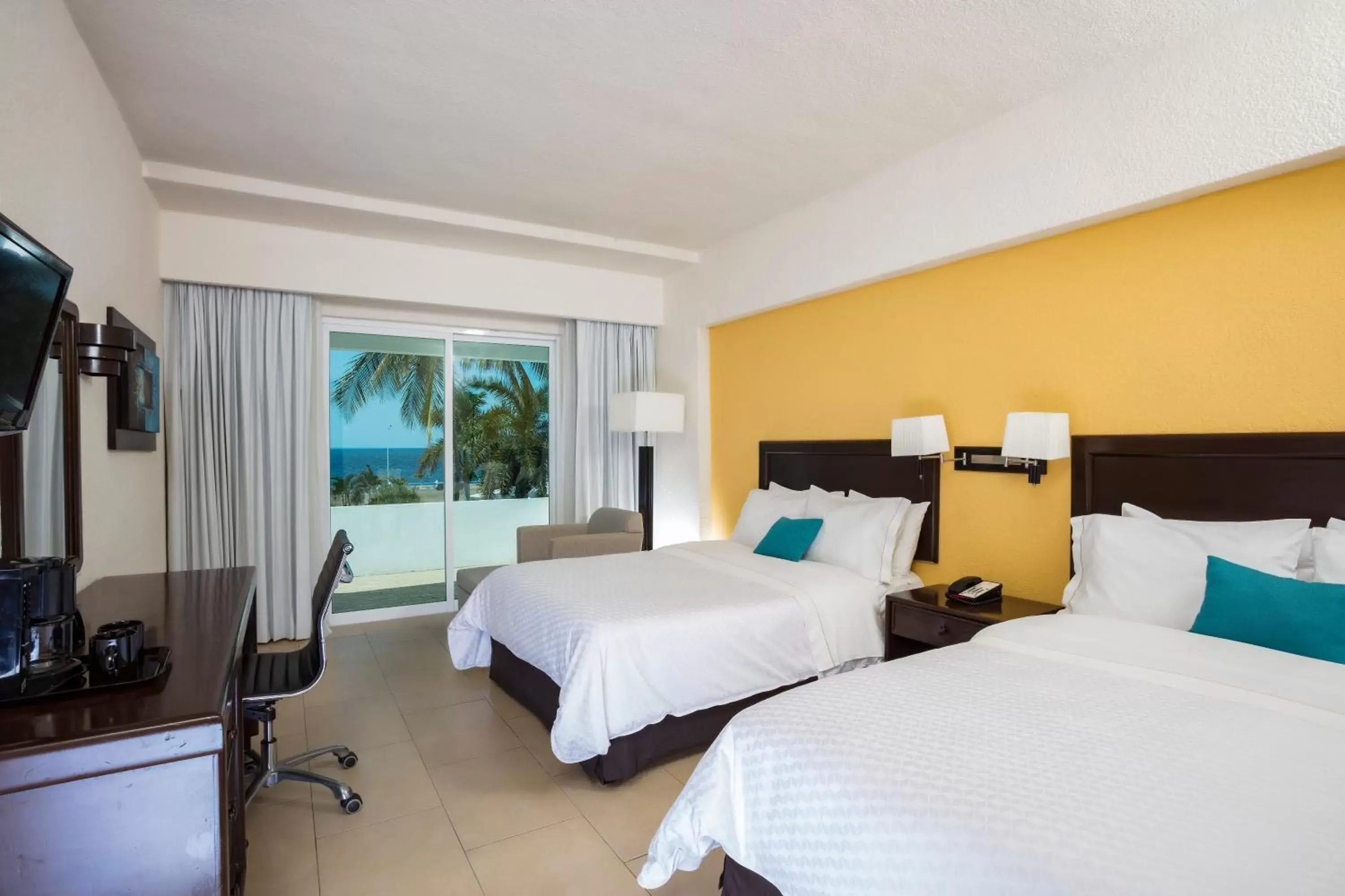 Superior Double Room with Ocean View in Hotel Katuxlan Superior Double Room with Ocean View in Hotel Katuxlan