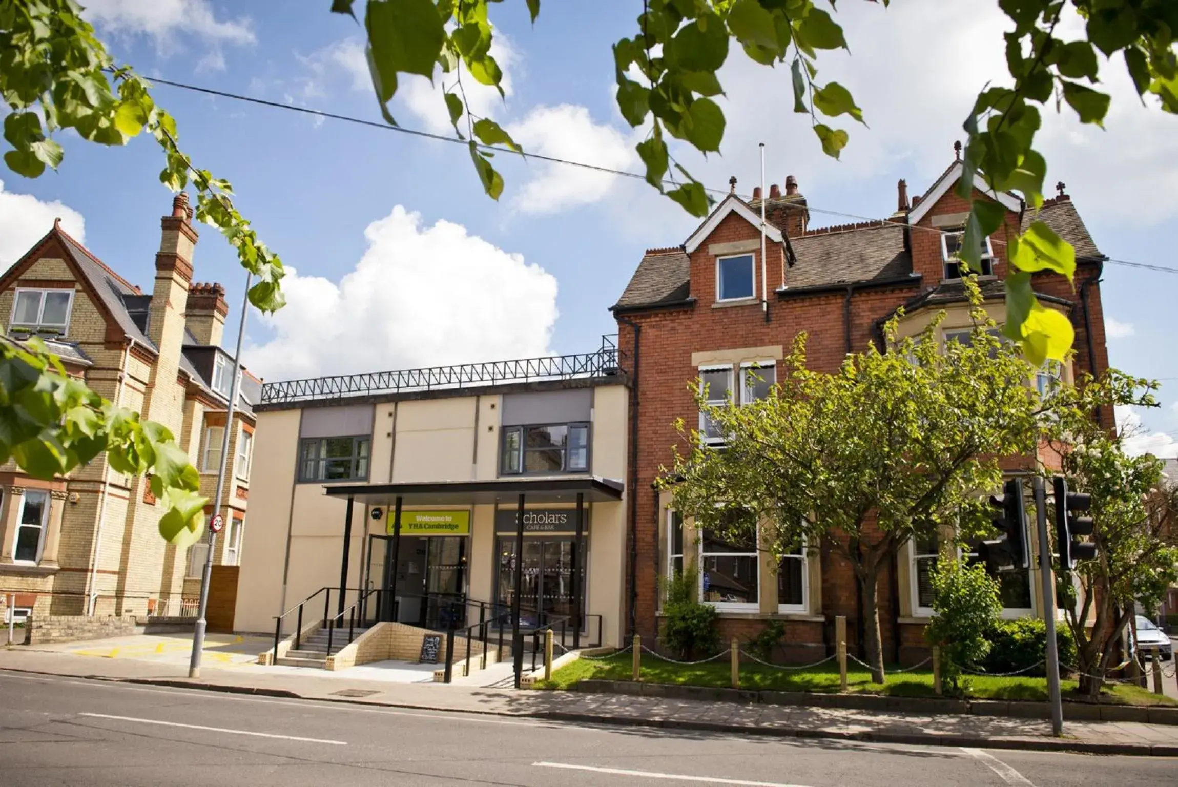 Facade/entrance, Property Building in YHA Cambridge Hostel