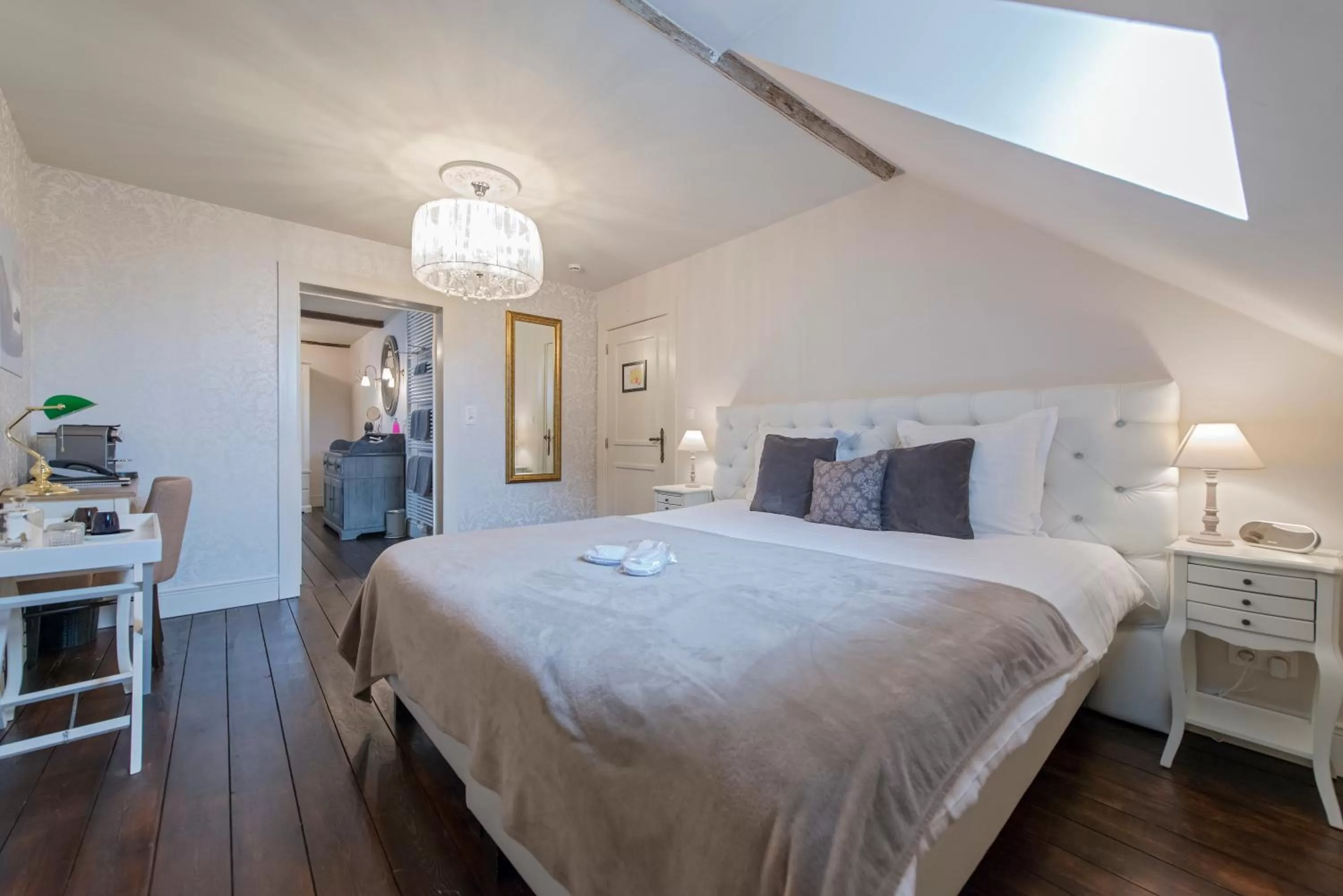 Photo of the whole room, Bed in Boutique Hotel Huys van Steyns