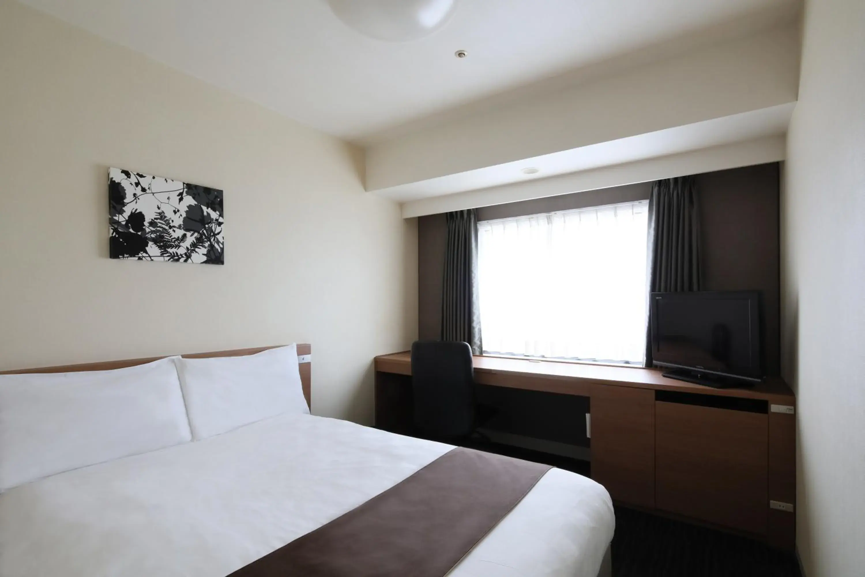 Photo of the whole room, Bed in Hiroshima Tokyu Rei Hotel