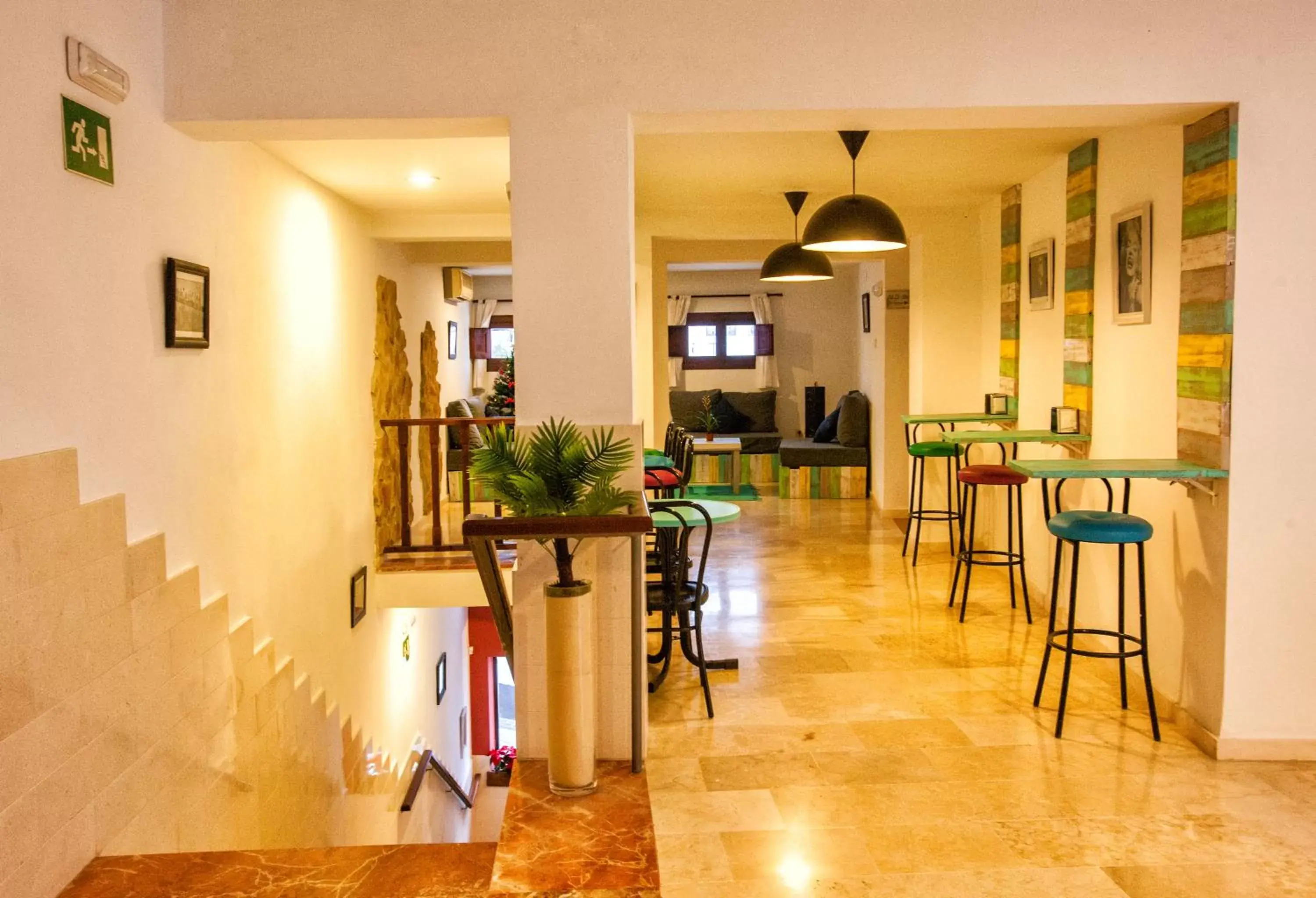 Lounge or bar, Restaurant/Places to Eat in Hotel Posada de las Cuevas
