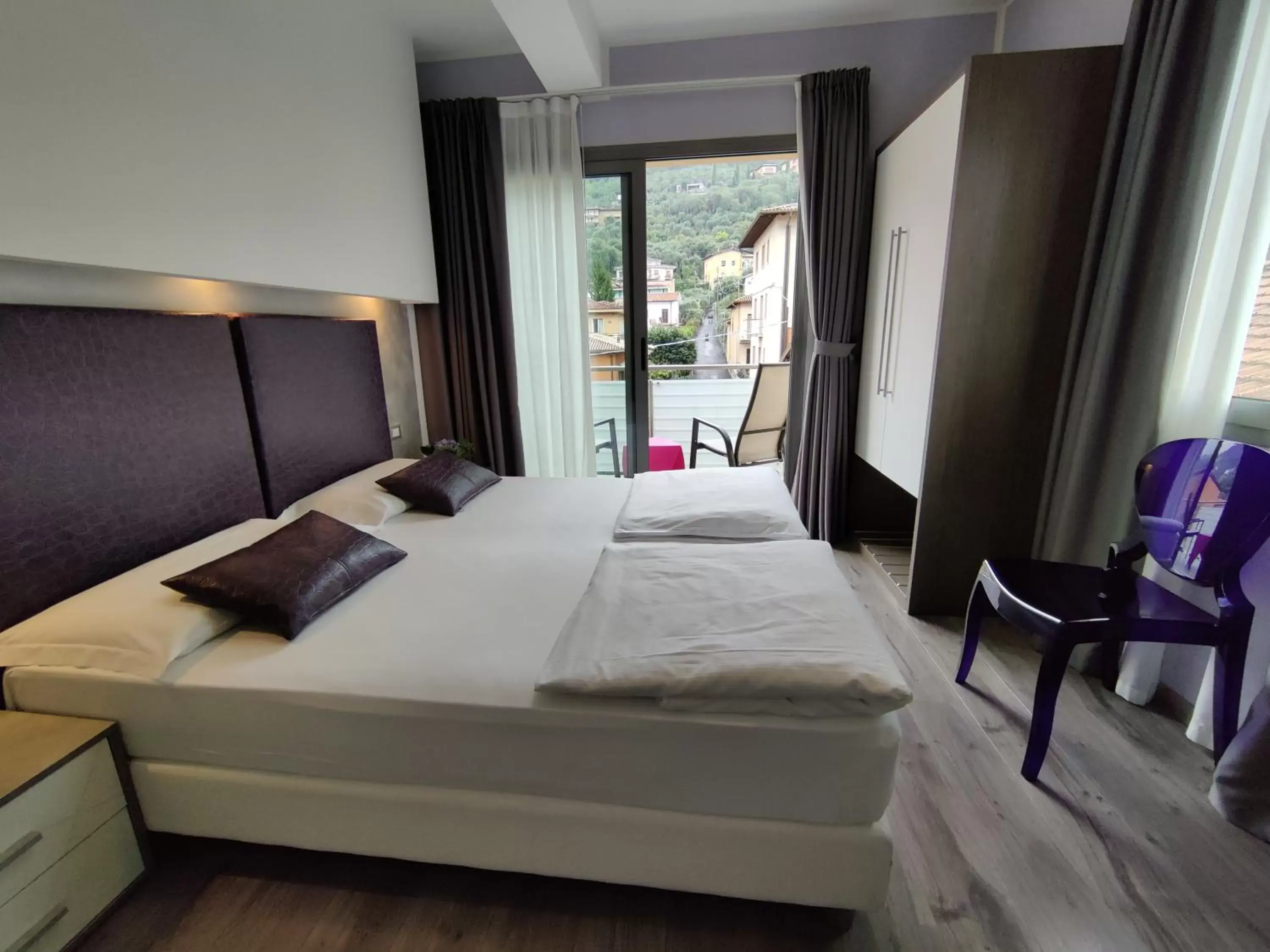 Bedroom, Bed in Gardesana Active Apartments