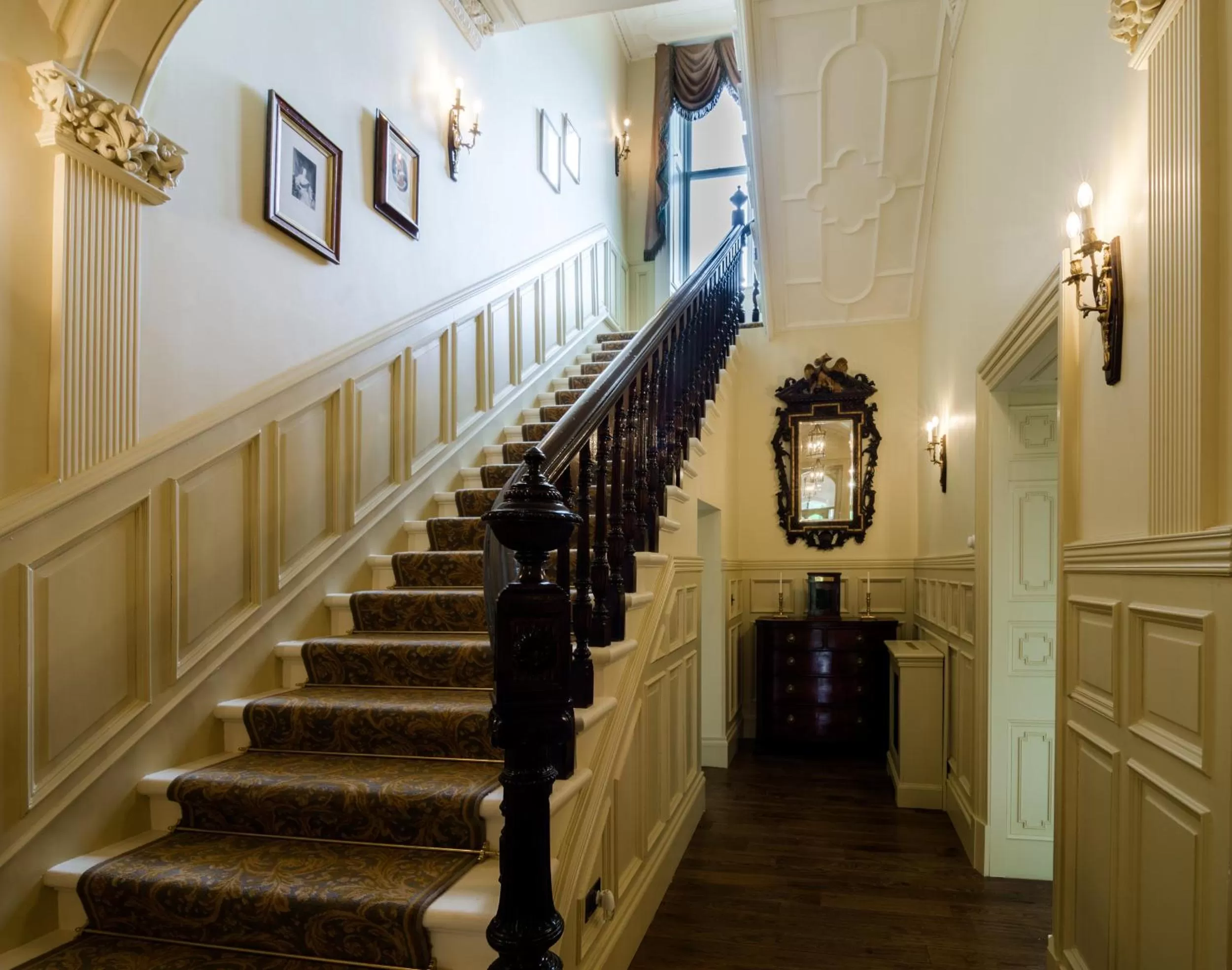 Lobby or reception in Crossbasket Castle, Hotel & Restaurant