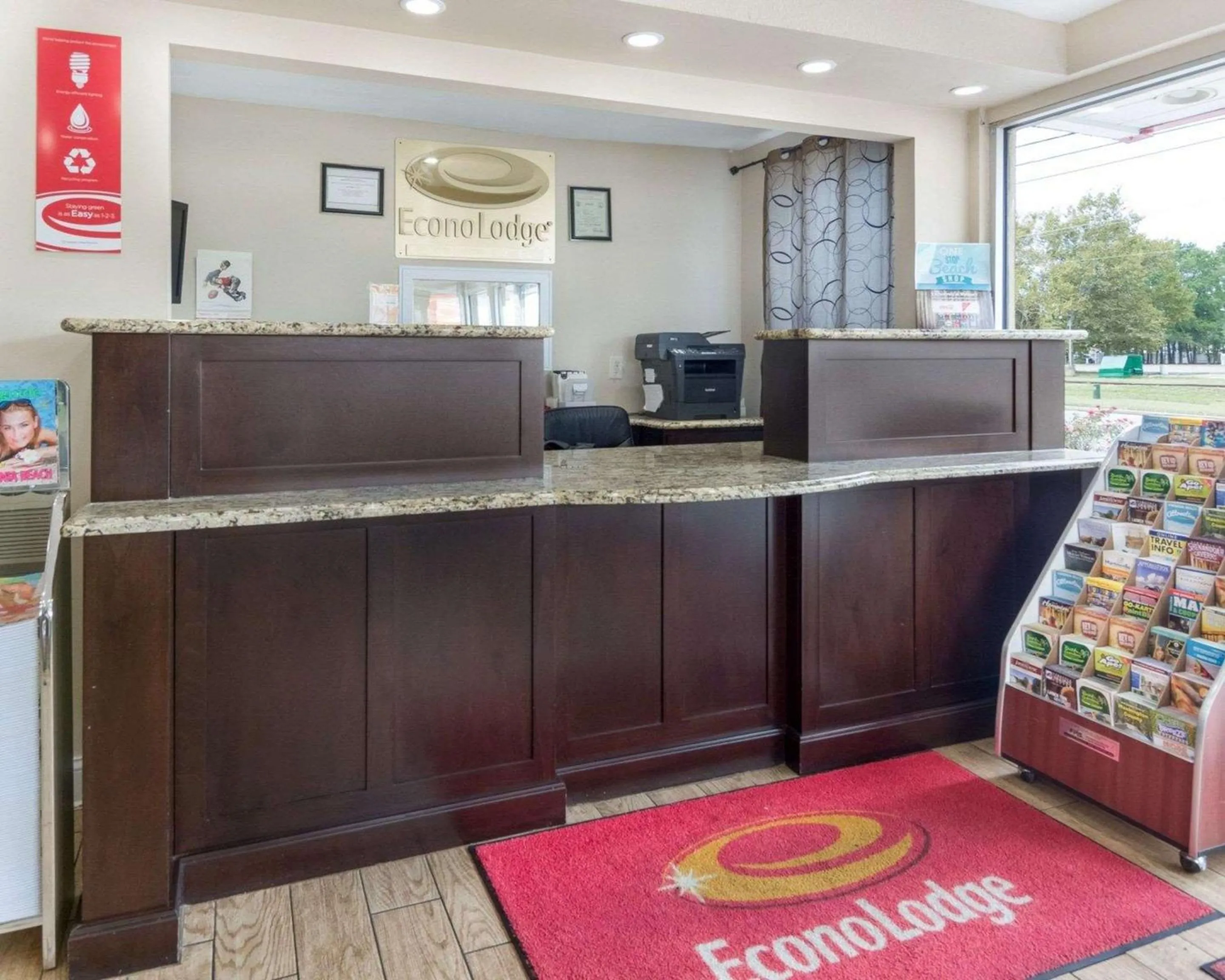 Lobby or reception in Econo Lodge Virginia Beach Town Center