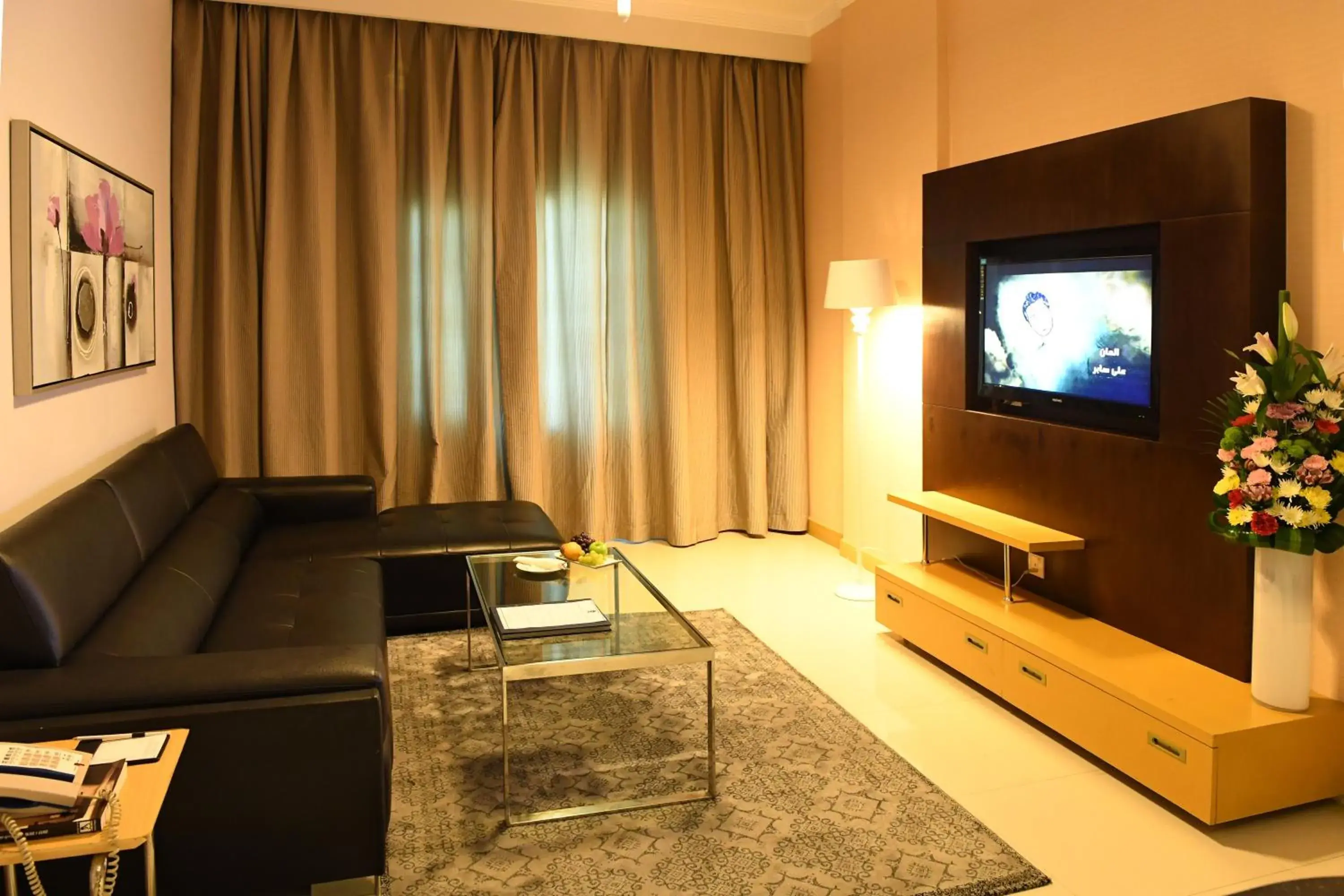 Living room, Lounge/Bar in Al Olaya Suites Hotel
