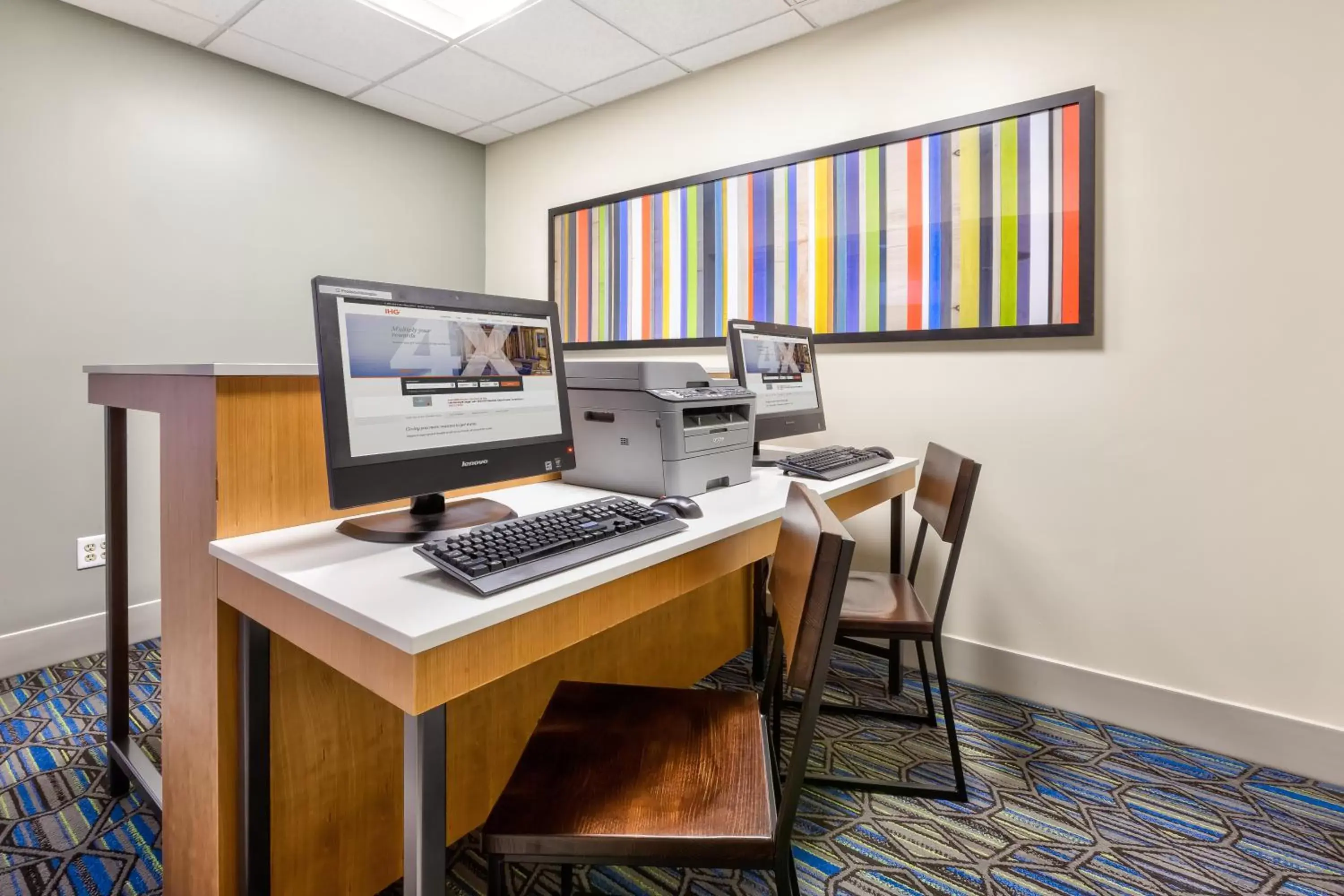 Business facilities in Holiday Inn Express & Suites - Effingham, an IHG Hotel