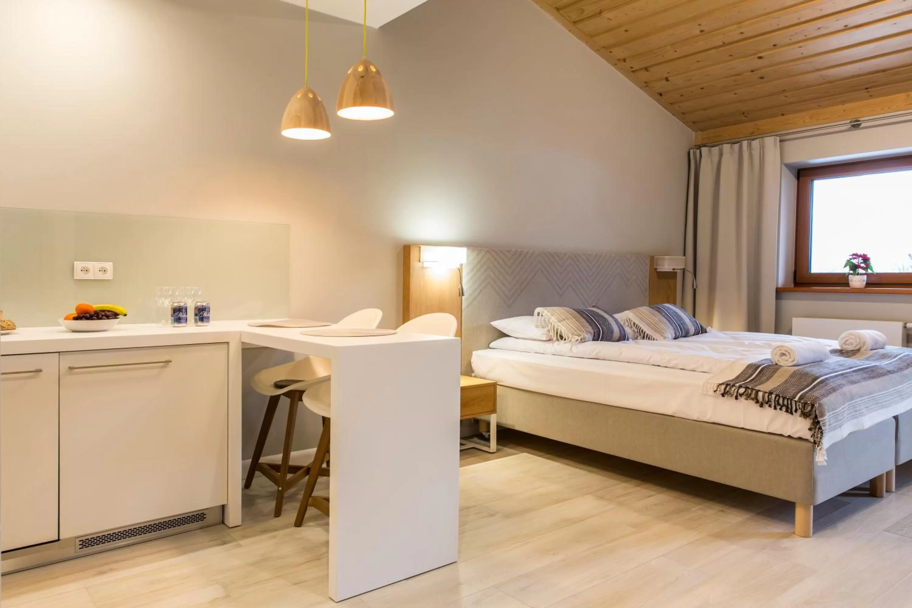 Kitchen or kitchenette, Bed in Royal Hill Residence