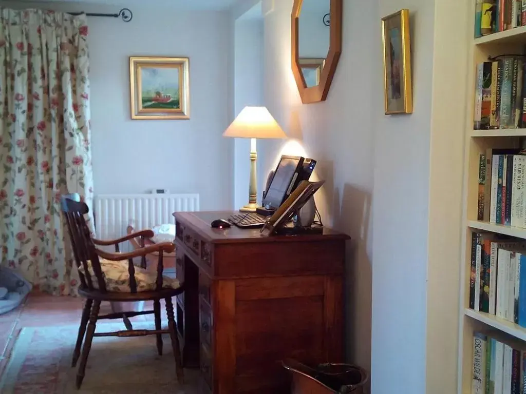 Lobby or reception in Field Farm Cottage B&B