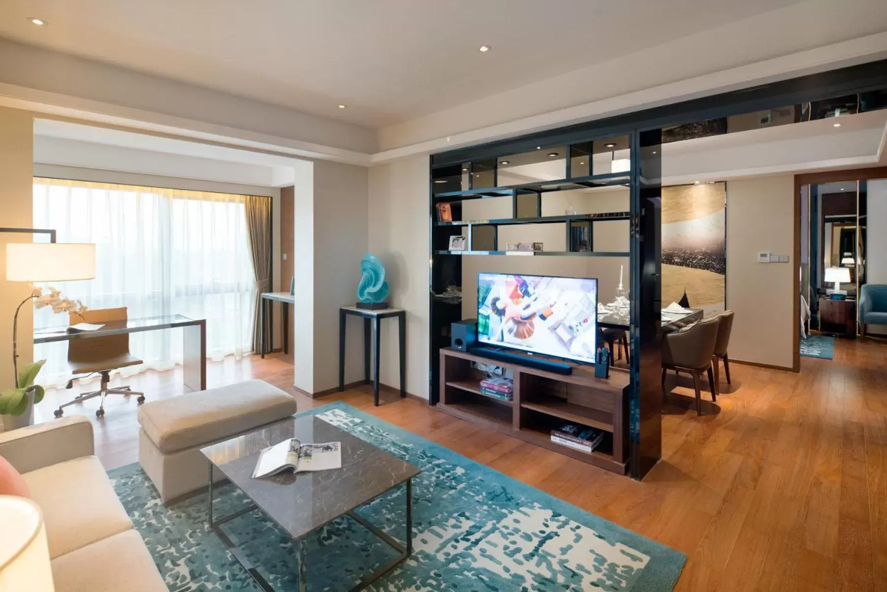 Living room, TV/Entertainment Center in Fraser Suites Shenzhen