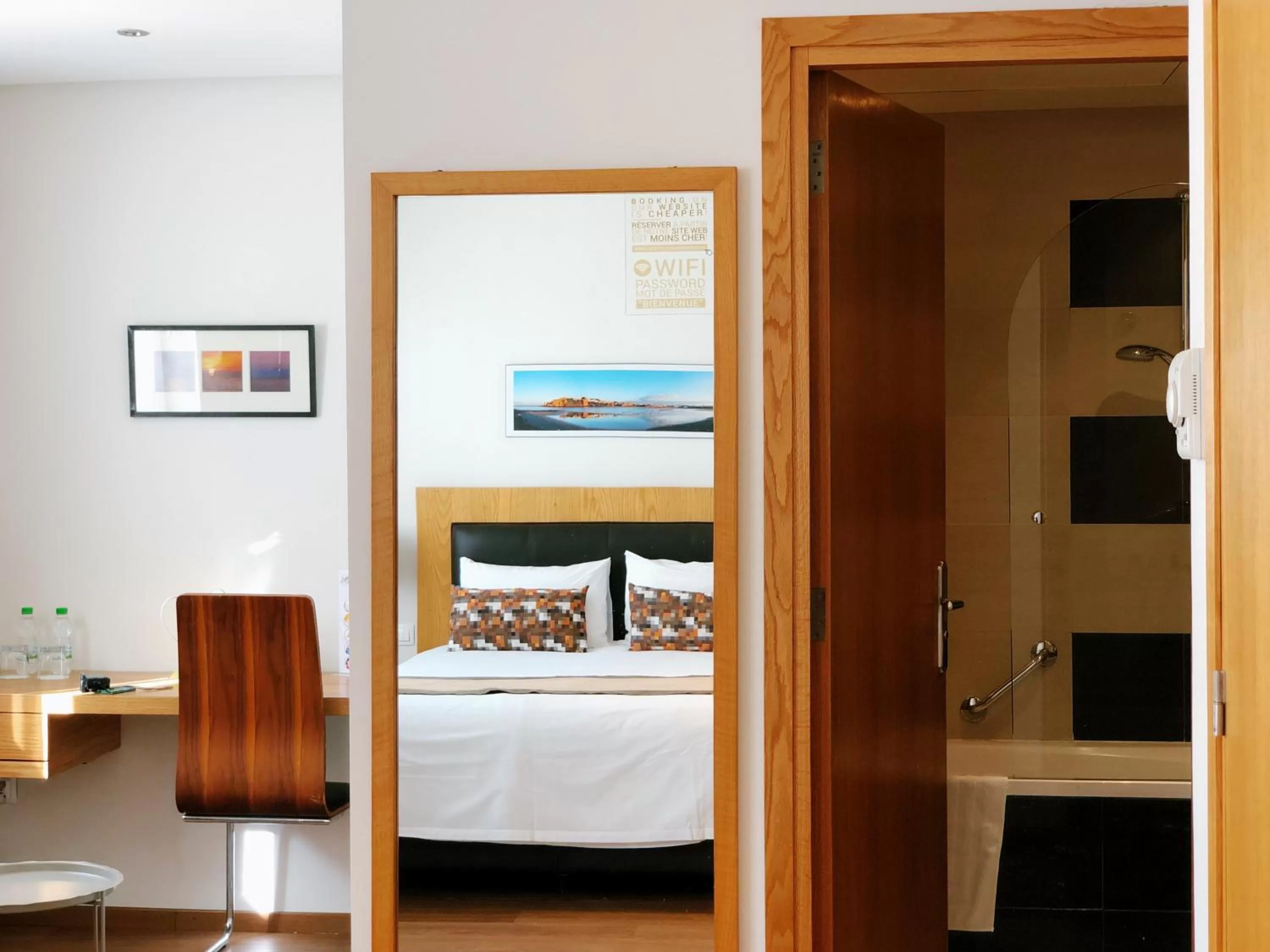 View (from property/room), Bed in Le Pietri Urban Hotel