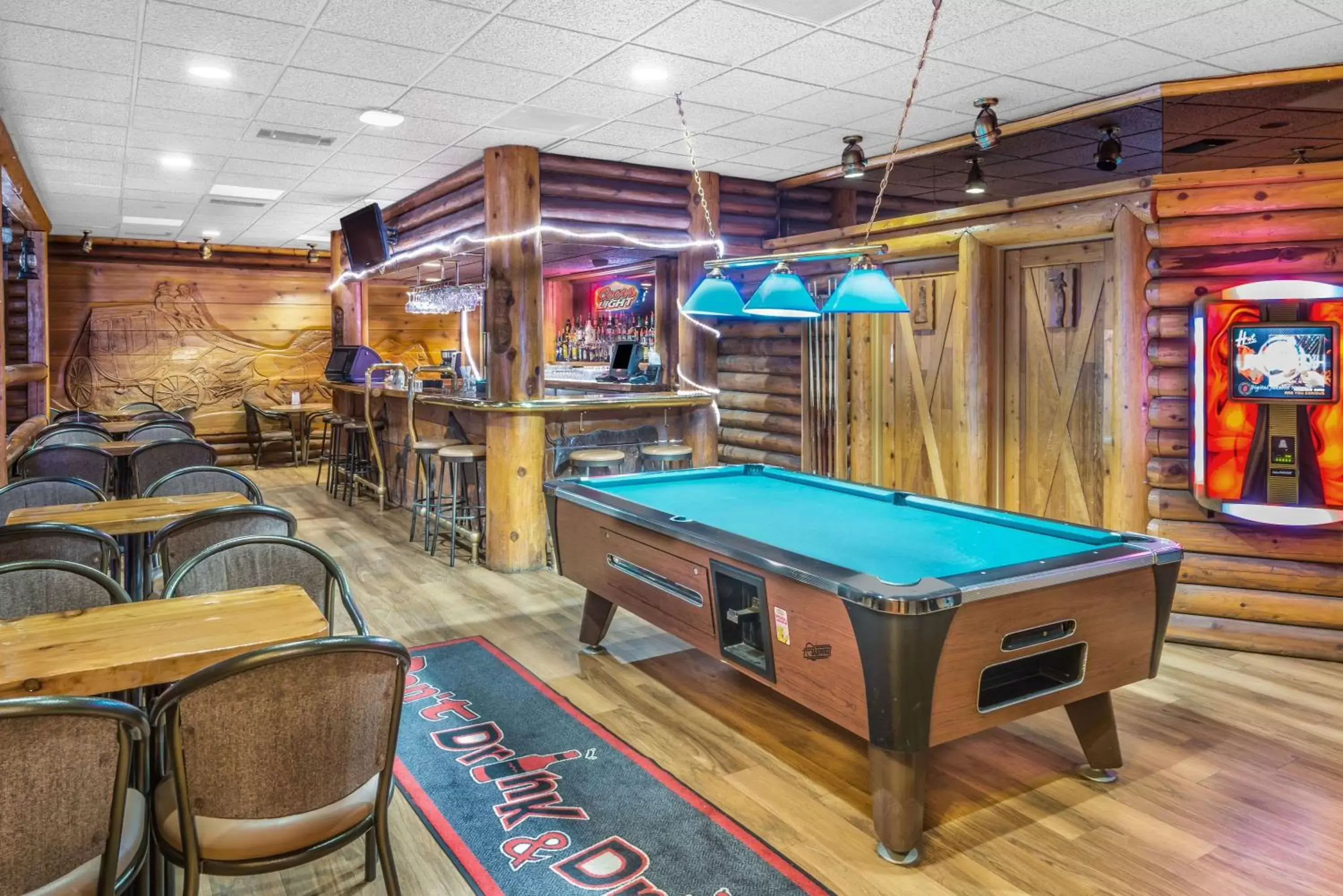 Lounge or bar, Billiards in Super 8 by Wyndham Innisfail