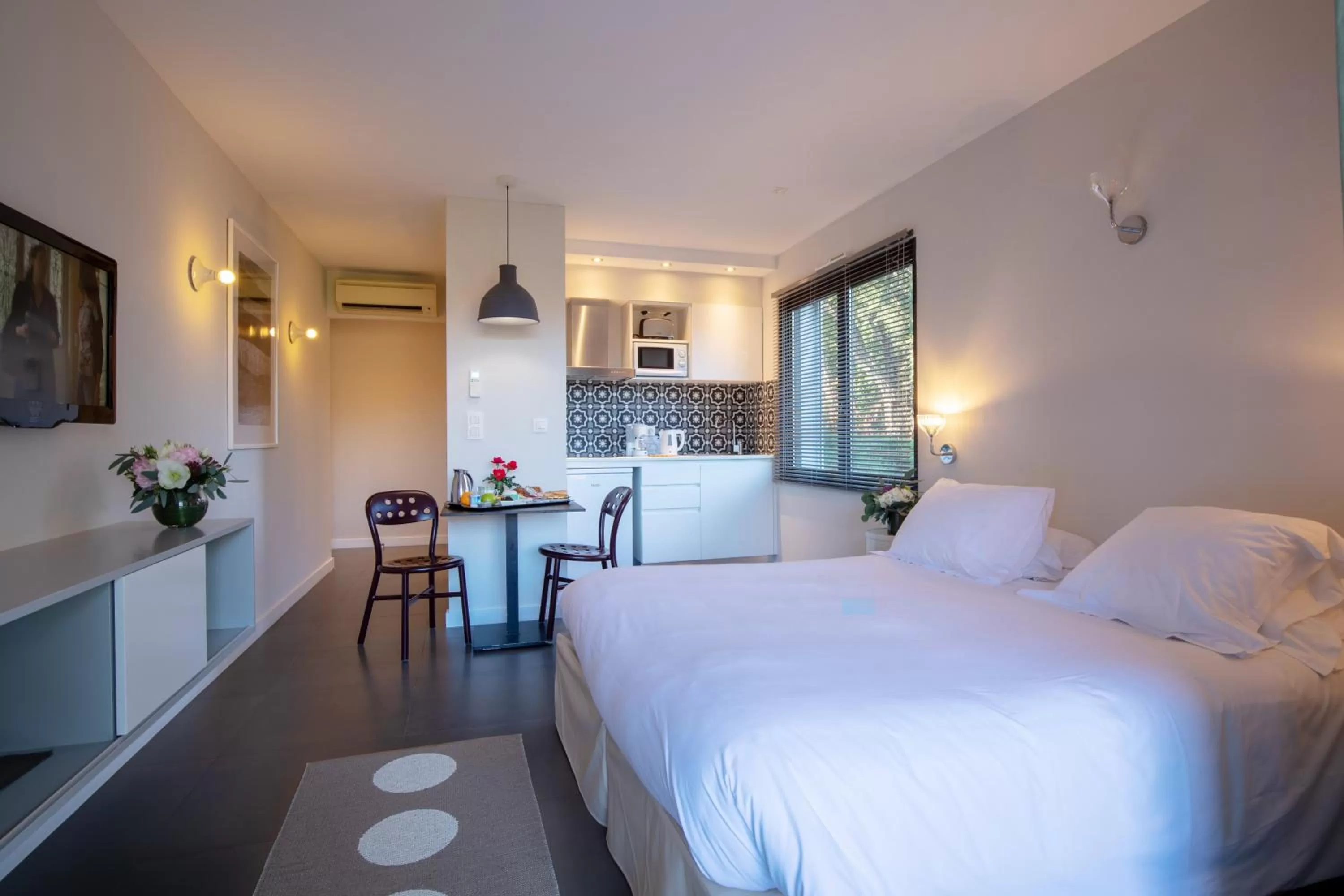 Photo of the whole room, Bed in Résidence Hôtelière Alcyon