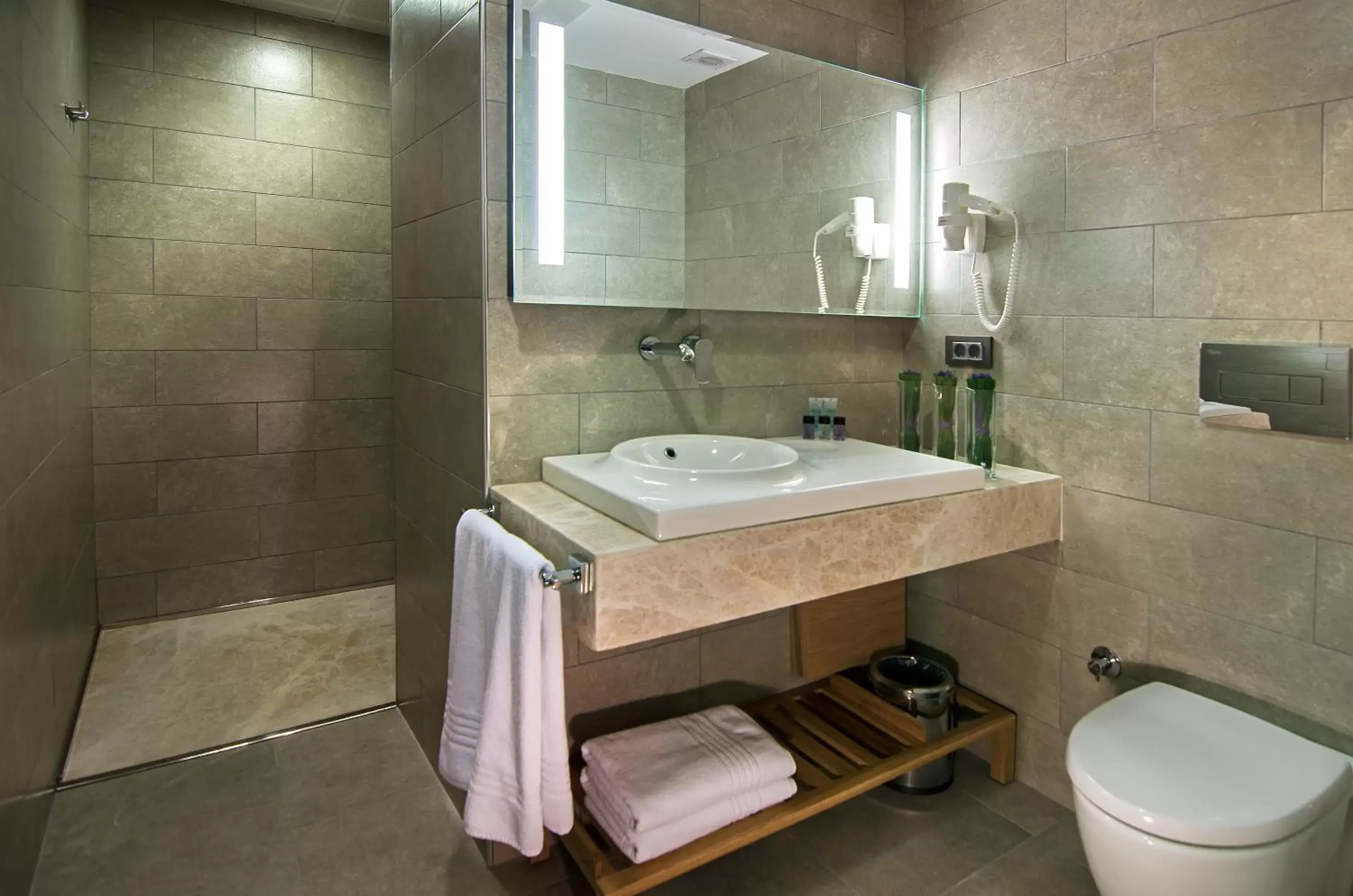 Bathroom in Ilayda Avantgarde Hotel