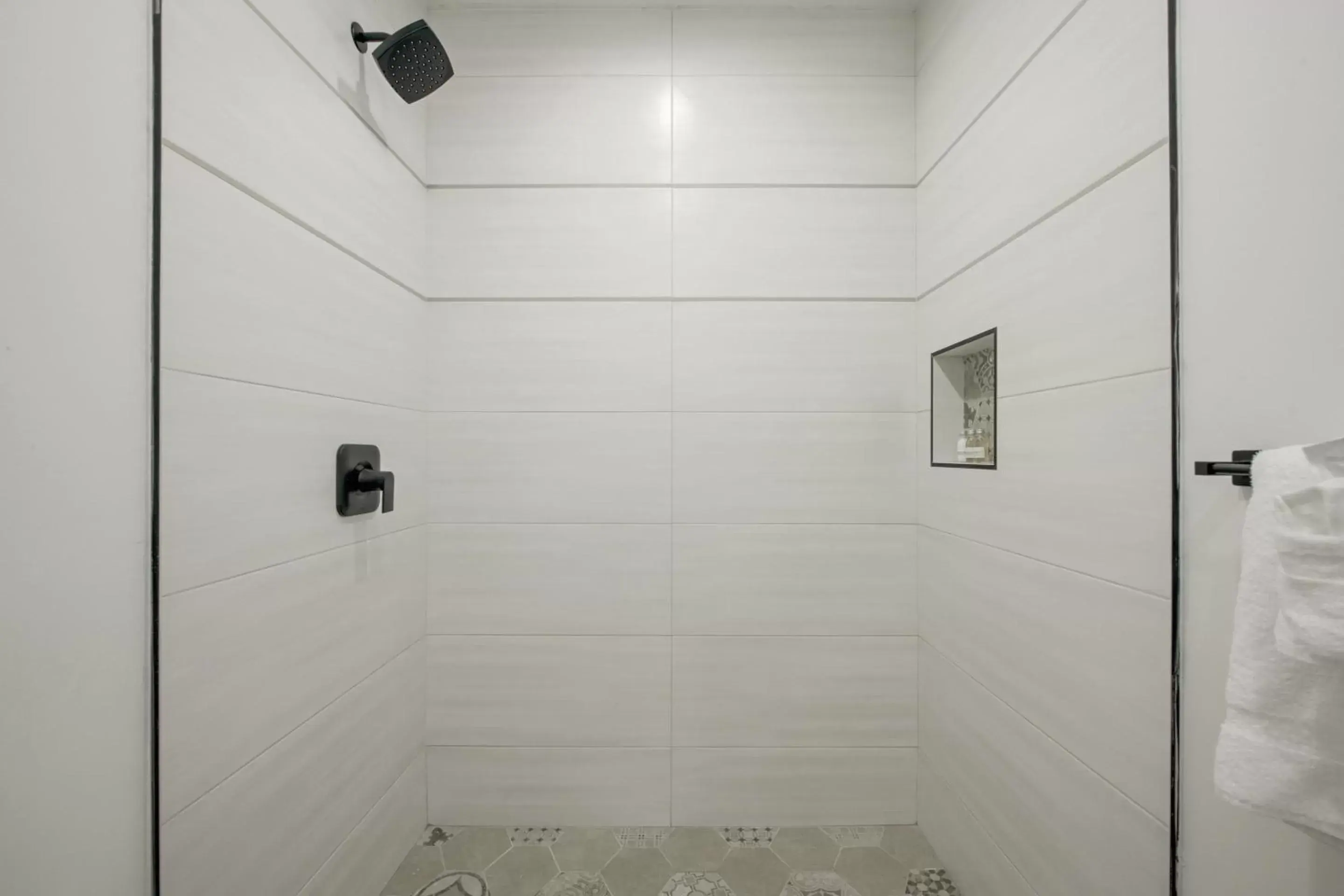 Shower, Bathroom in Casey Key Resorts - Beachfront