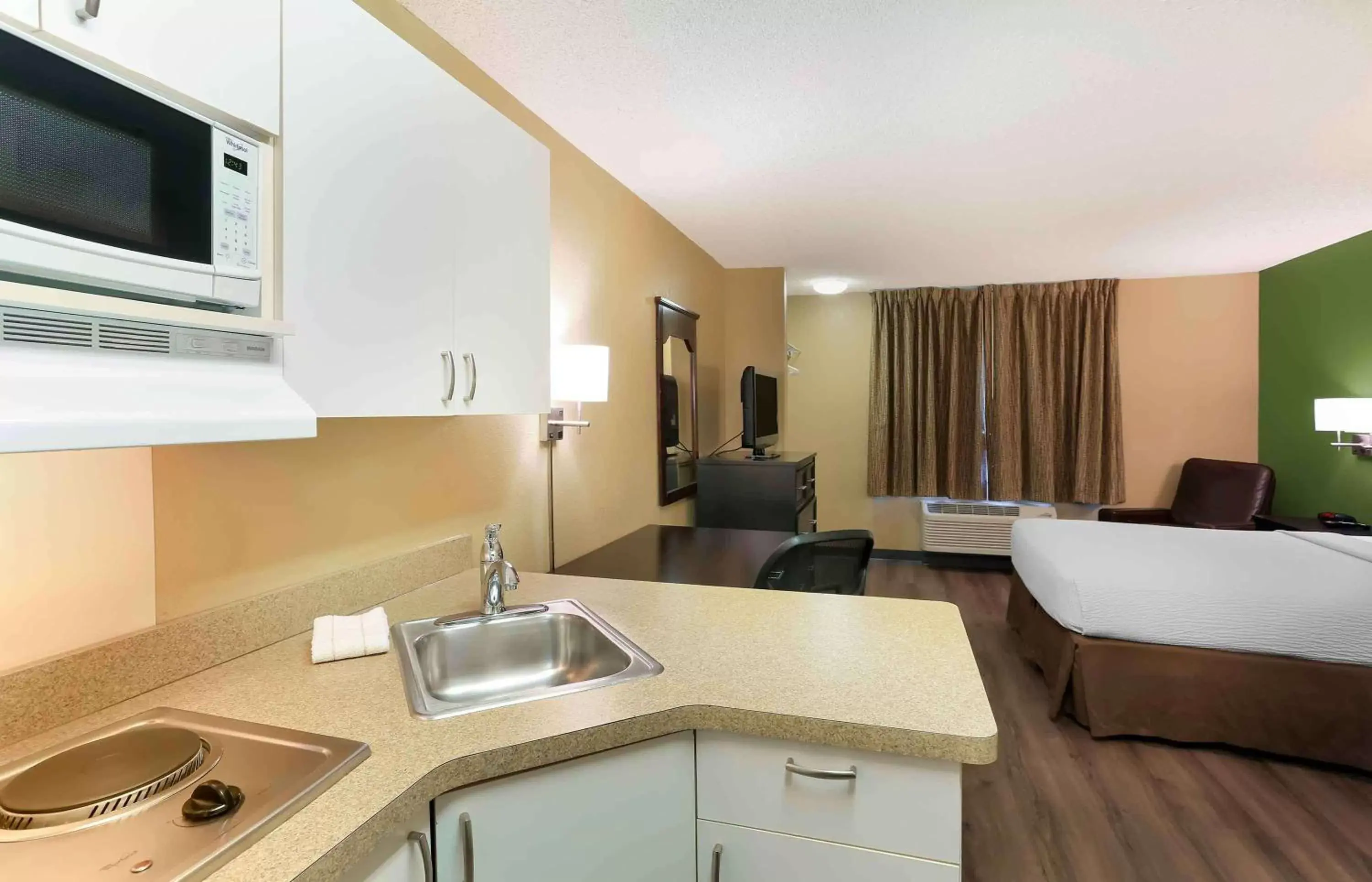 Bedroom, Kitchen/Kitchenette in Extended Stay America Suites - Salt Lake City - West Valley Center