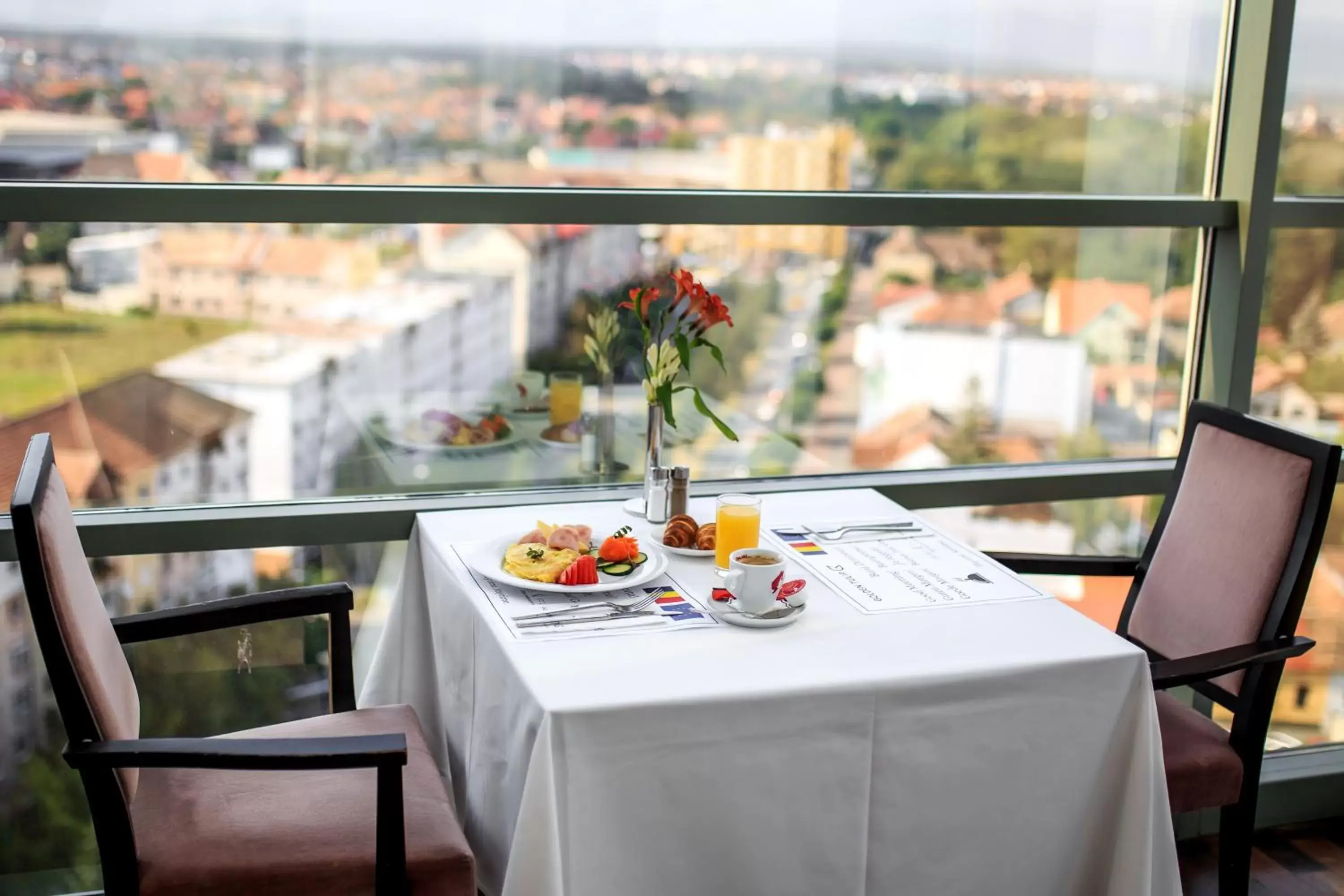 Restaurant/places to eat in Hotel Golden Tulip Ana Tower Sibiu