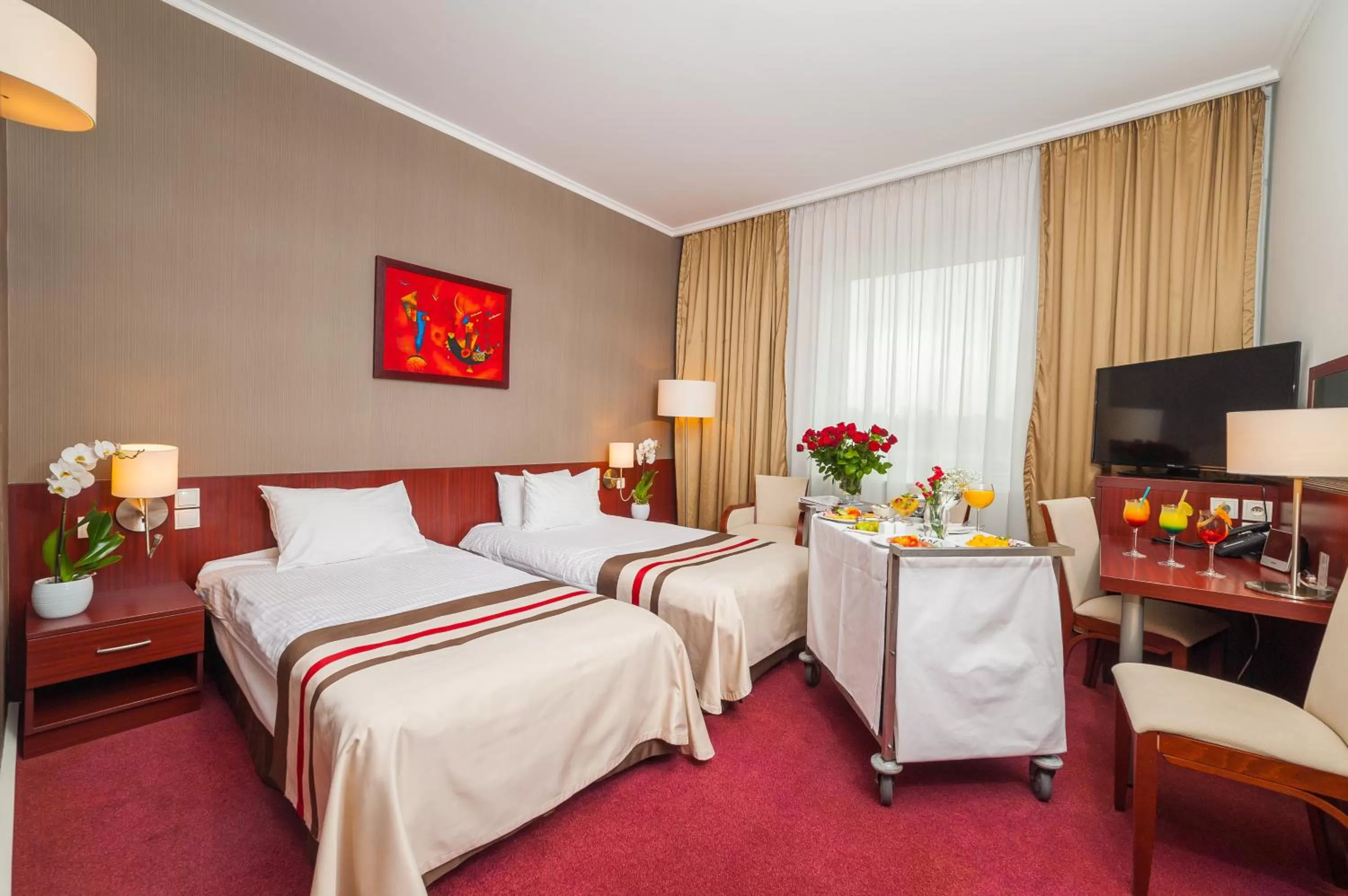 Photo of the whole room, Bed in Premier Kraków Hotel