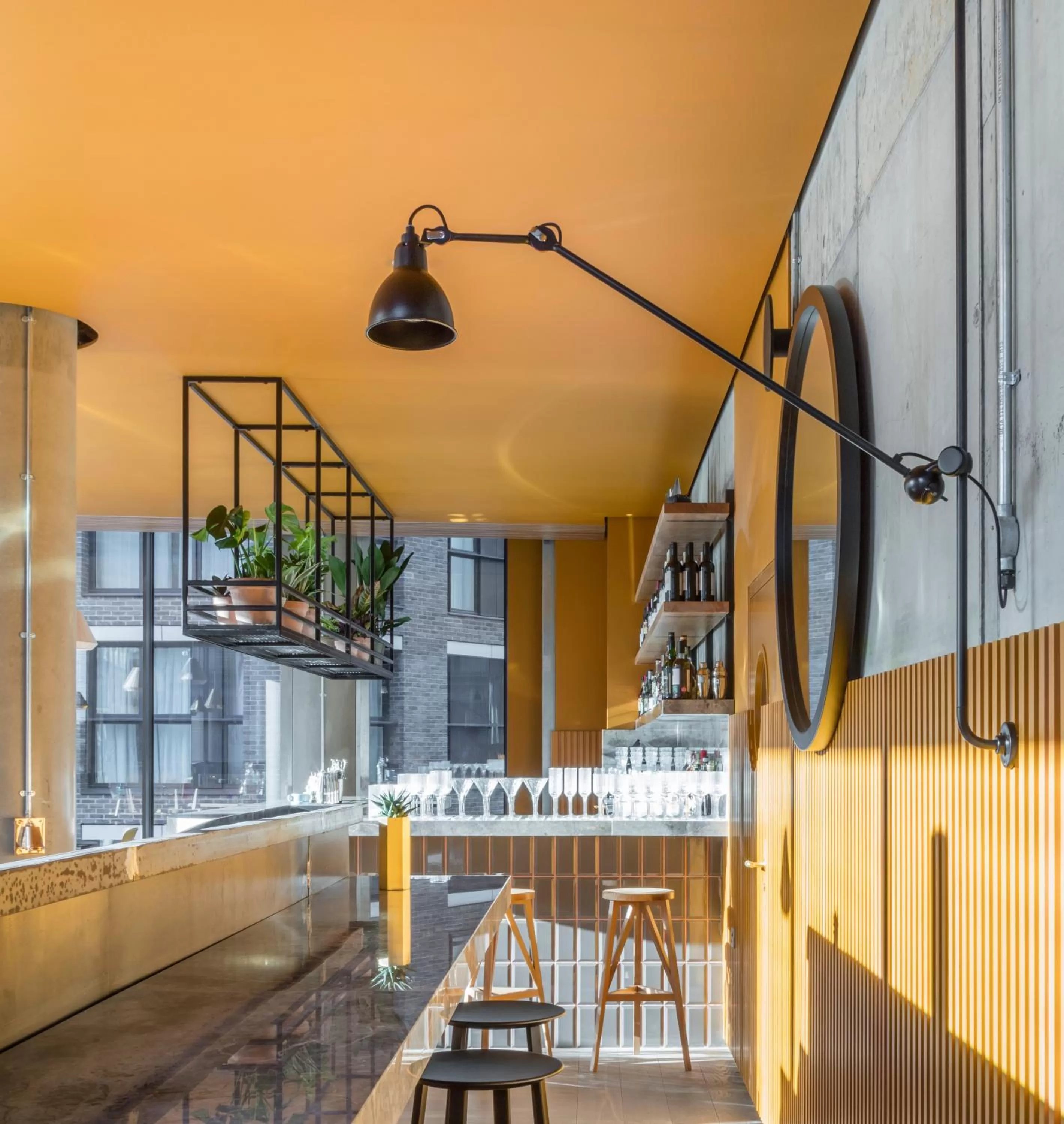 Restaurant/places to eat in Leman Locke