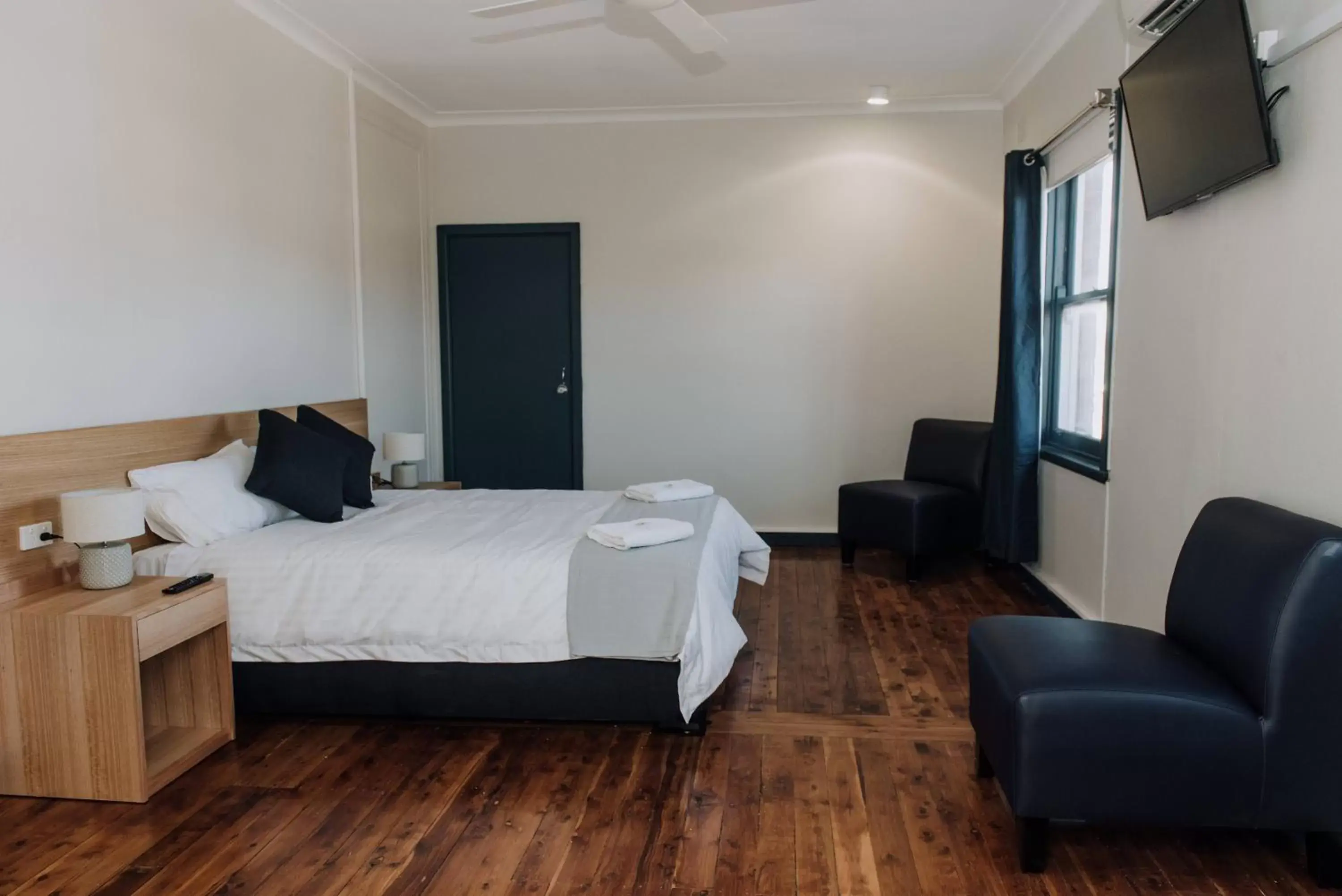 Photo of the whole room in Gunnedah Hotel