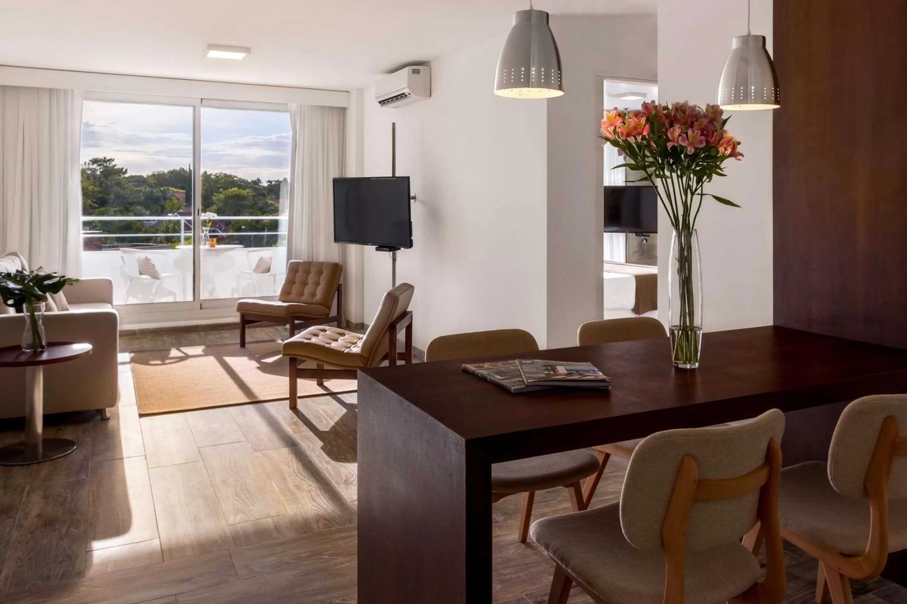 Photo of the whole room in Dazzler by Wyndham Colonia