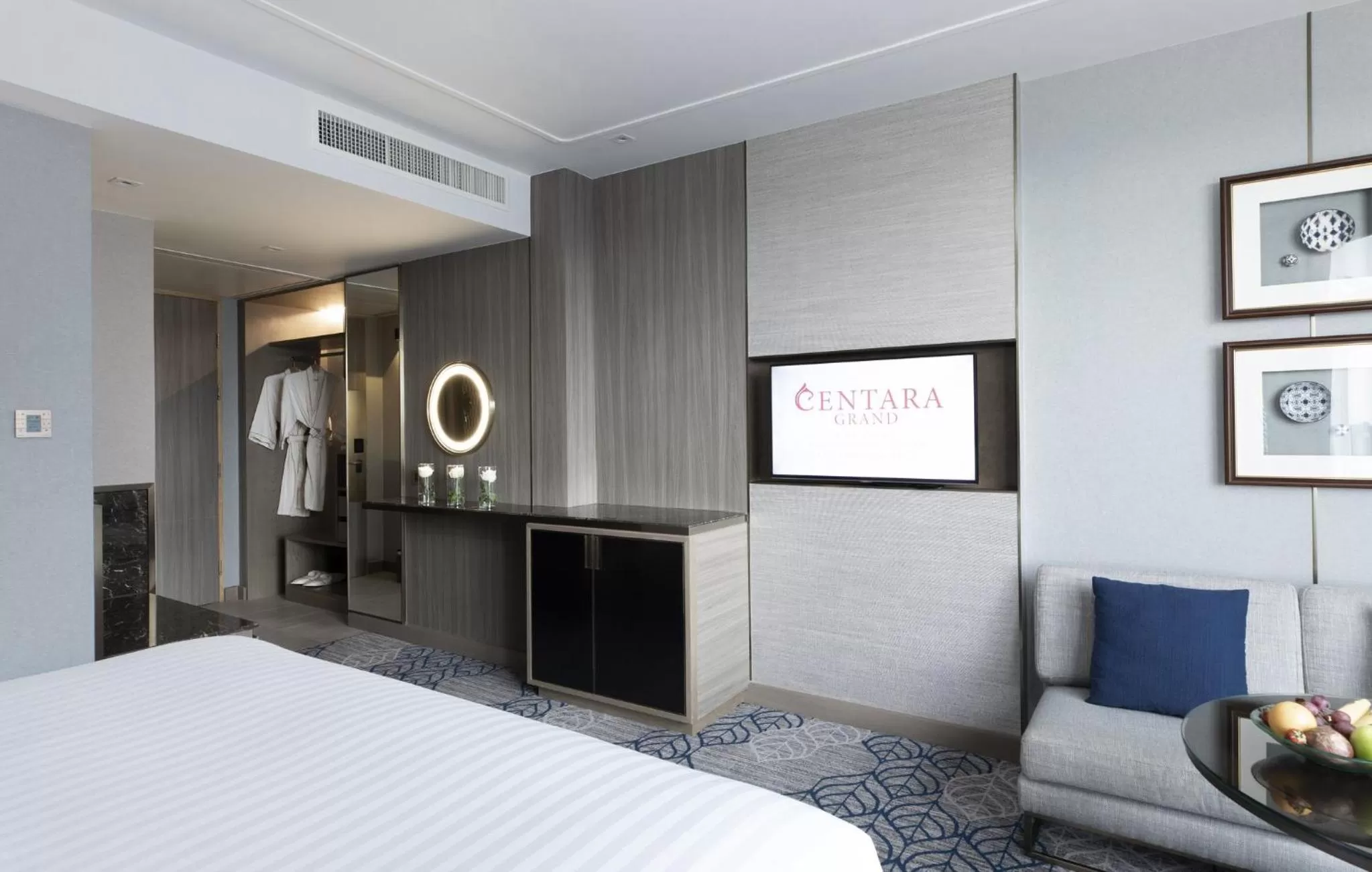 Photo of the whole room, Bed in Centara Grand At CentralWorld
