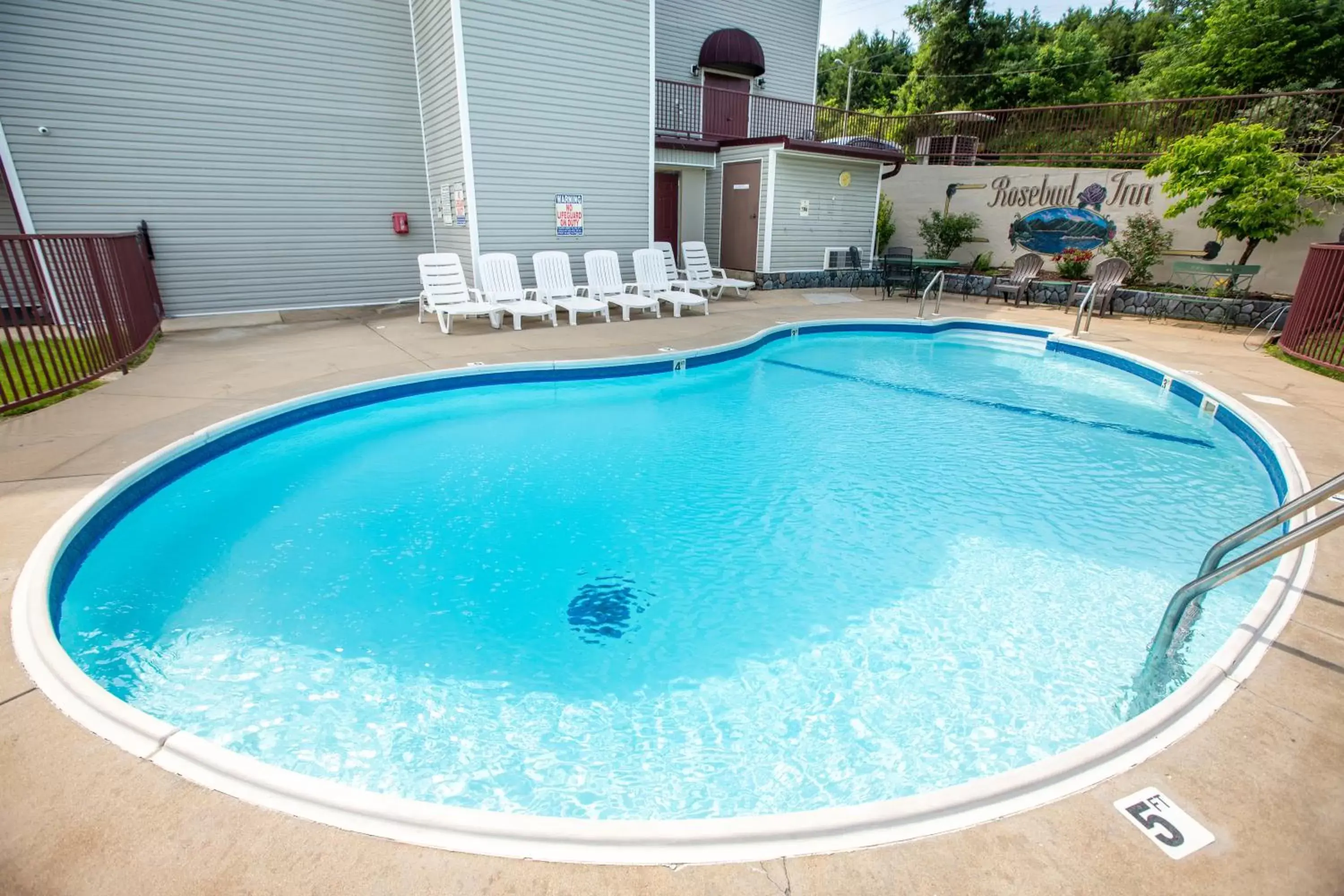 Natural landscape, Swimming Pool in Rosebud Inn