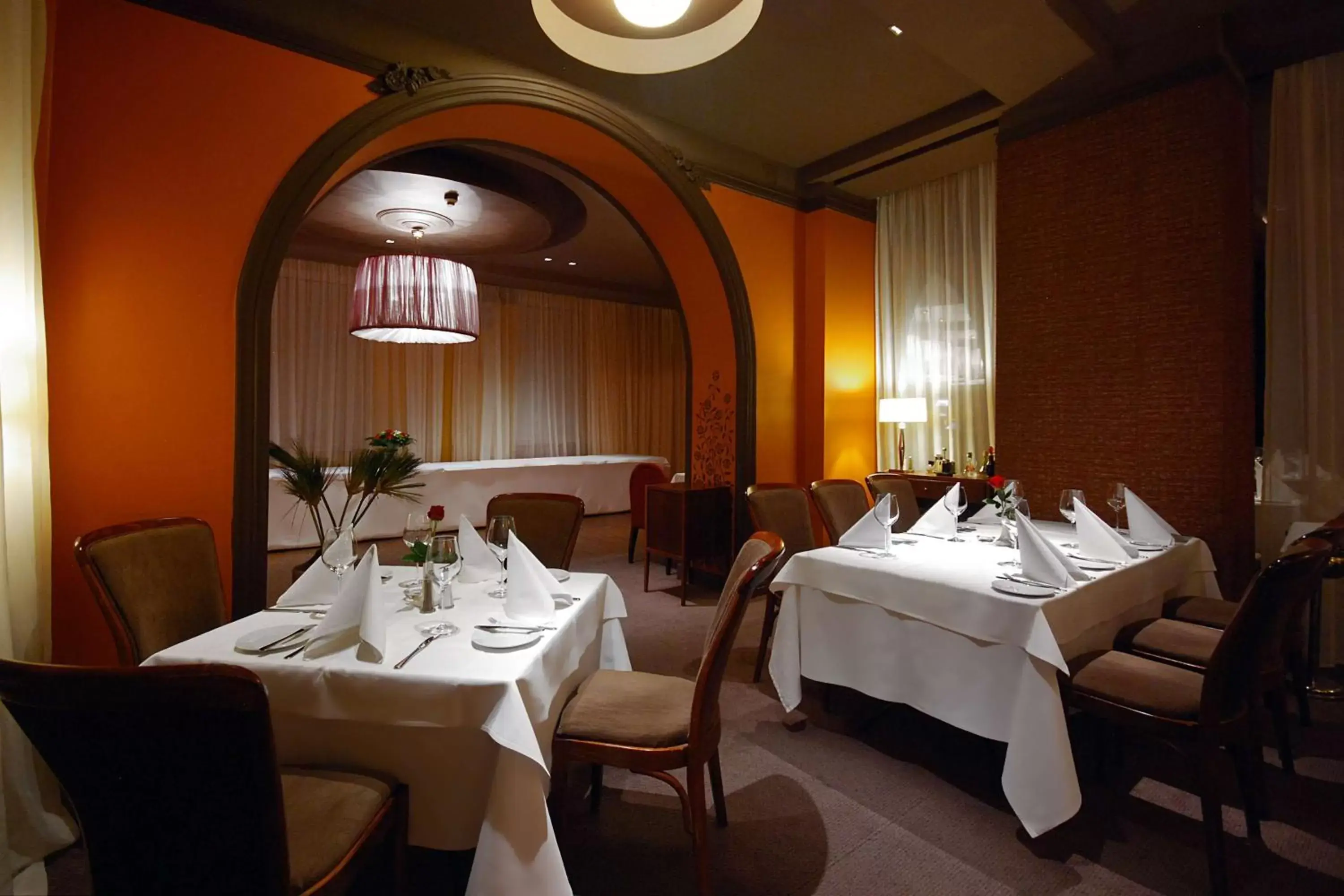 Restaurant/Places to Eat in Best Western Hotel Cristal