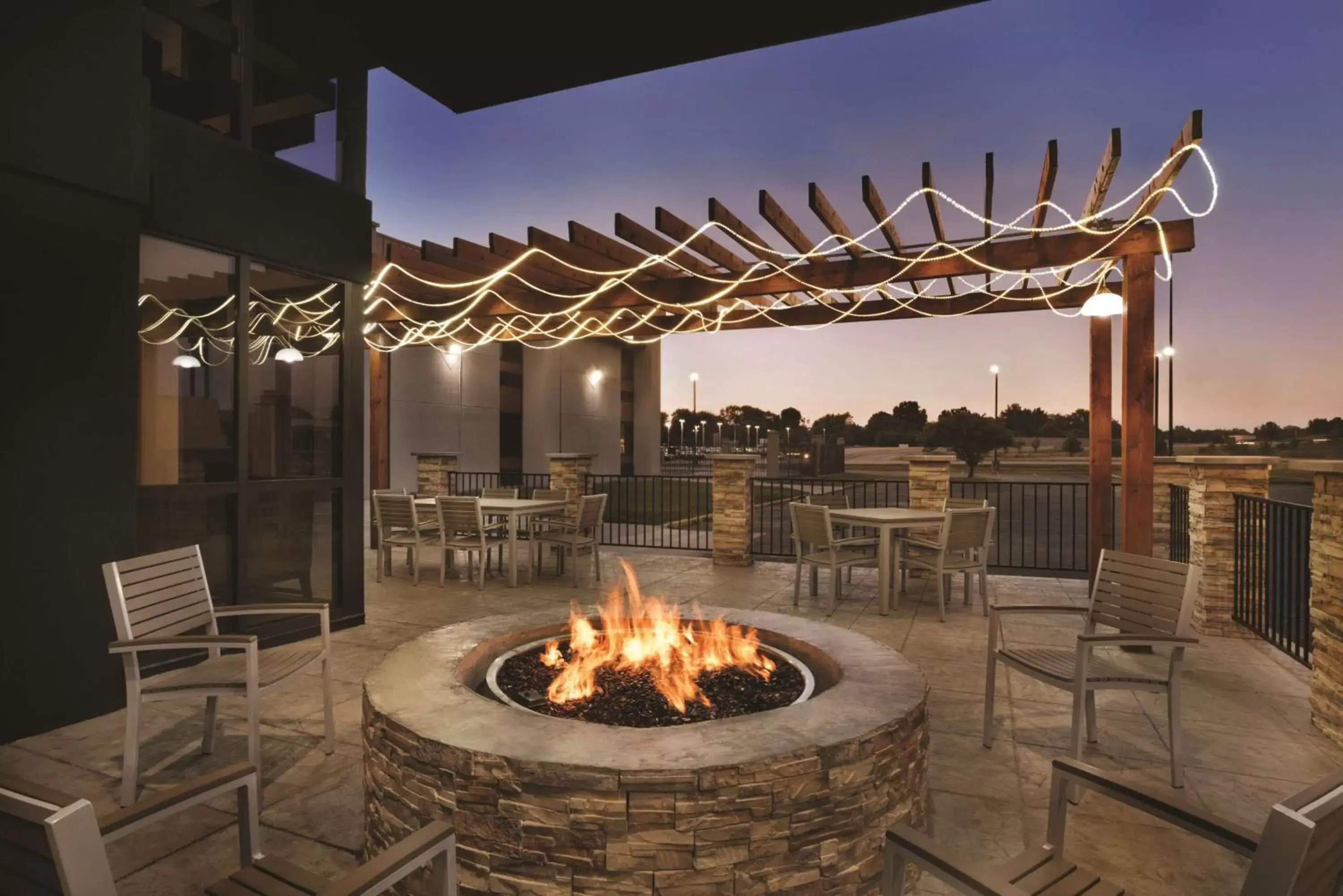 Patio, Restaurant/Places to Eat in Country Inn & Suites by Radisson, Indianapolis East, IN