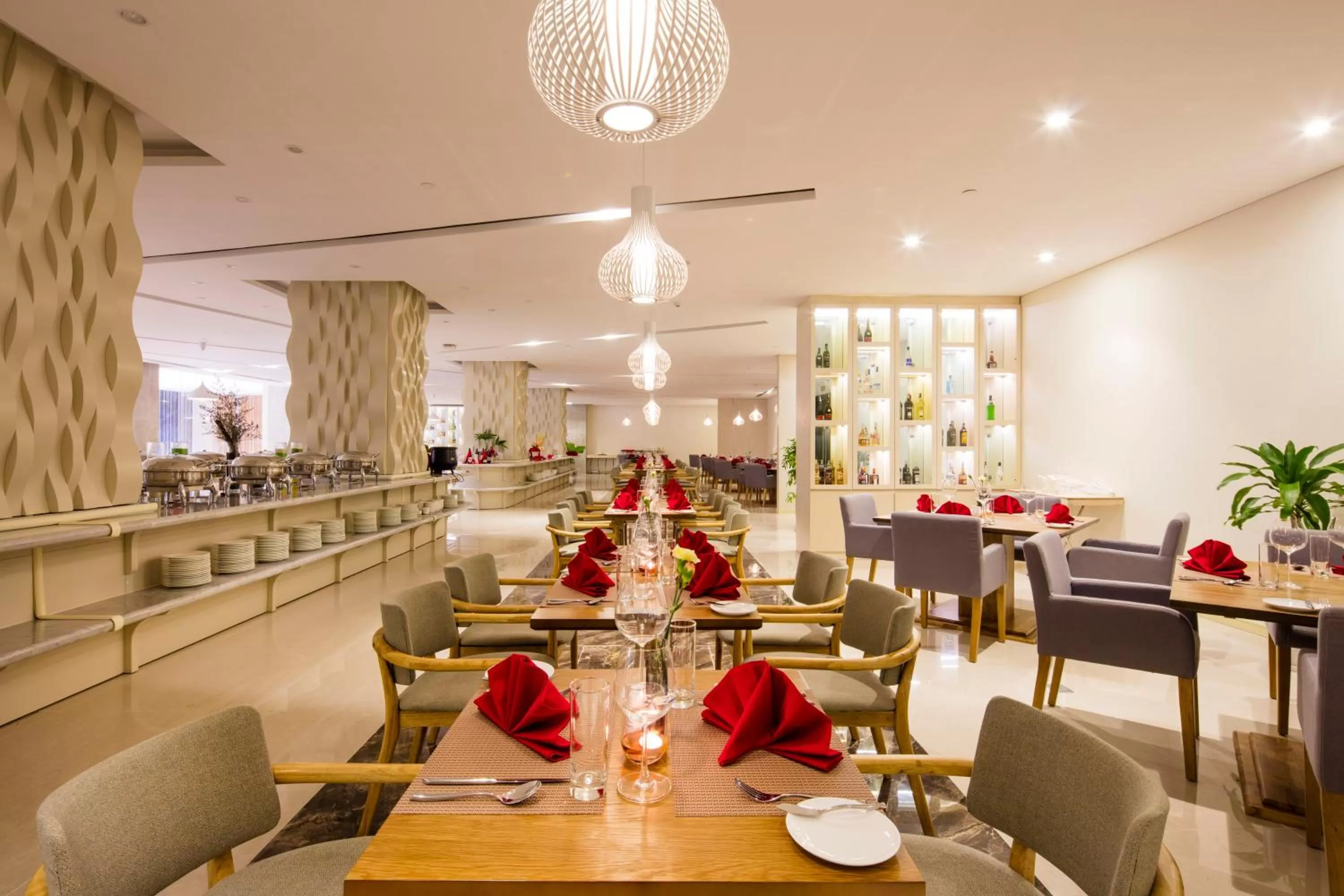 Restaurant/places to eat in Diamond Bay Hotel