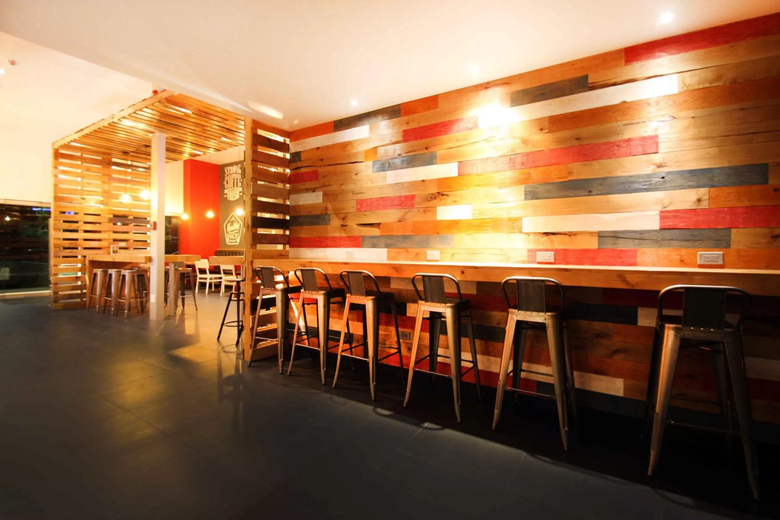 Area and facilities in B my Hotel