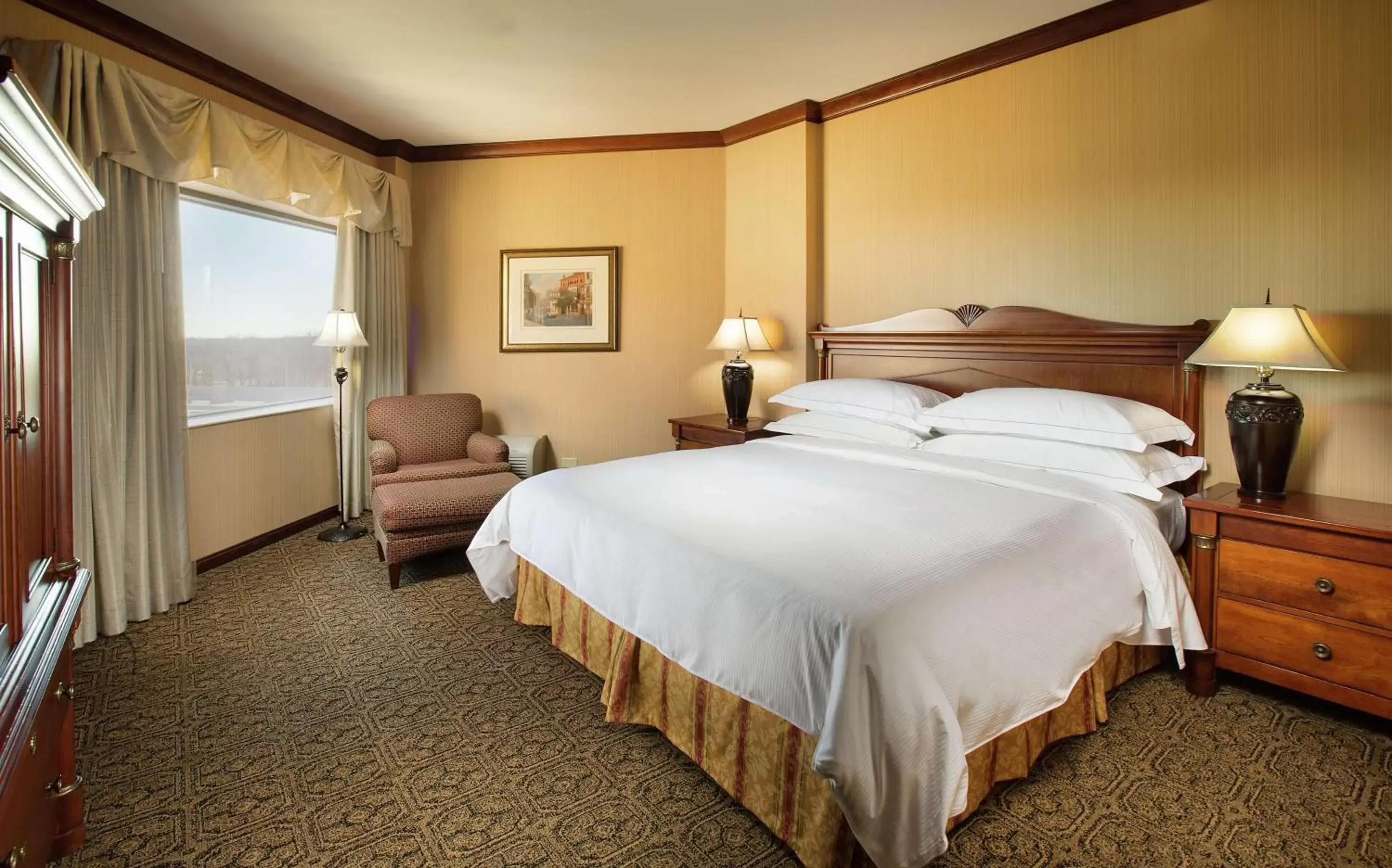 Bed in DoubleTree by Hilton Lisle Naperville Bed in DoubleTree by Hilton Lisle Naperville