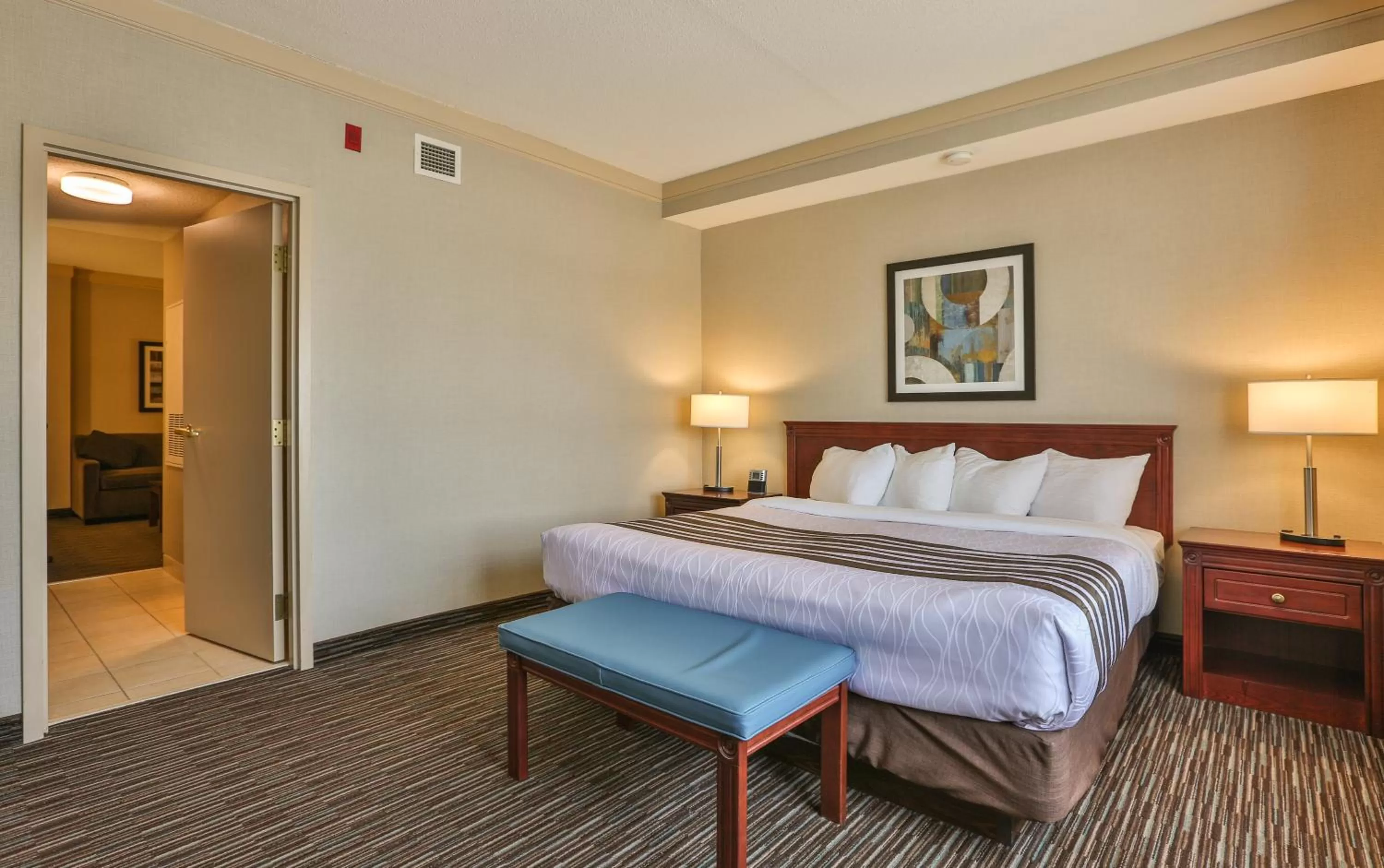 Bed in Best Western Brantford Hotel and Conference Centre