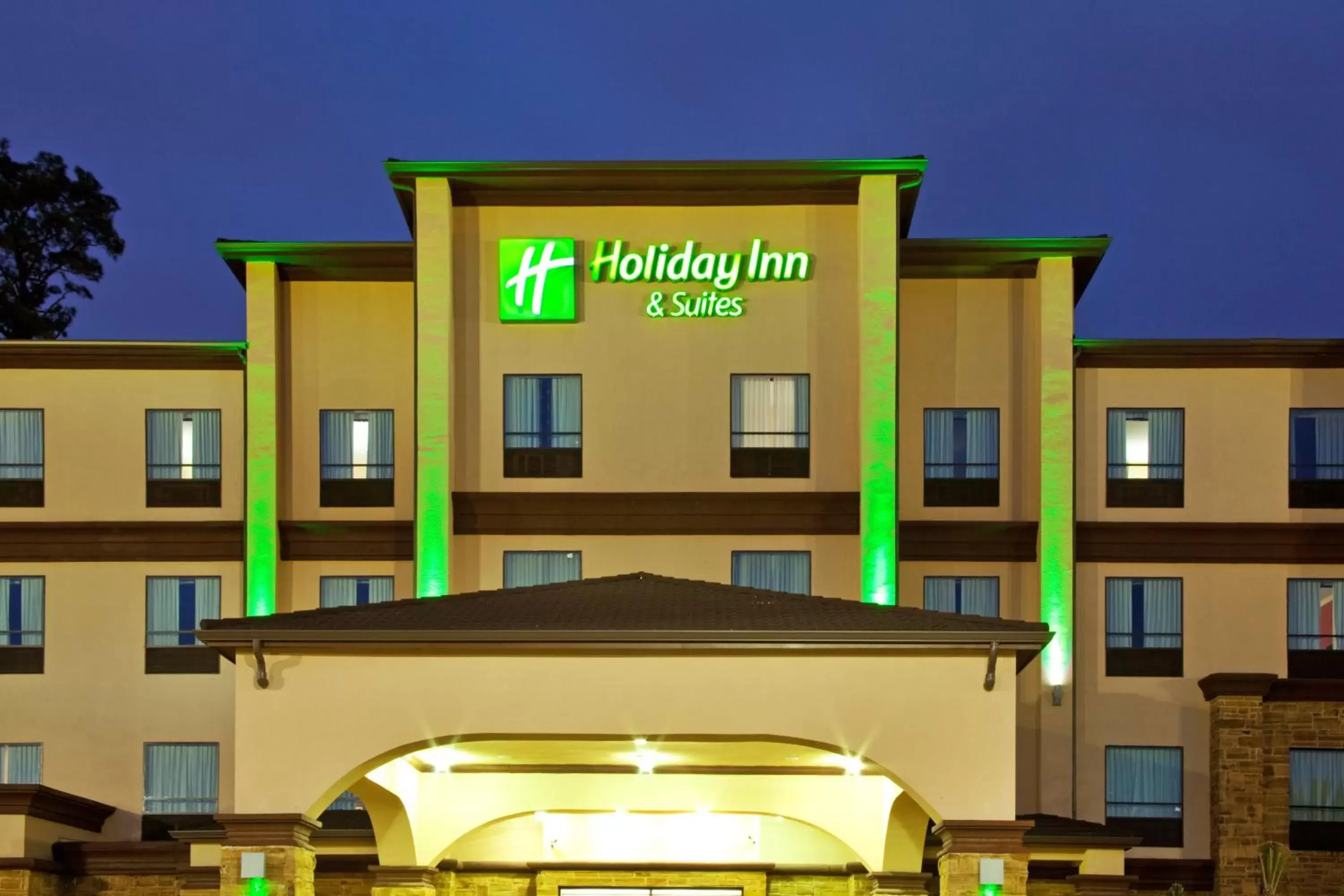 Property Building in Holiday Inn Hotel & Suites Lake Charles South, an IHG Hotel