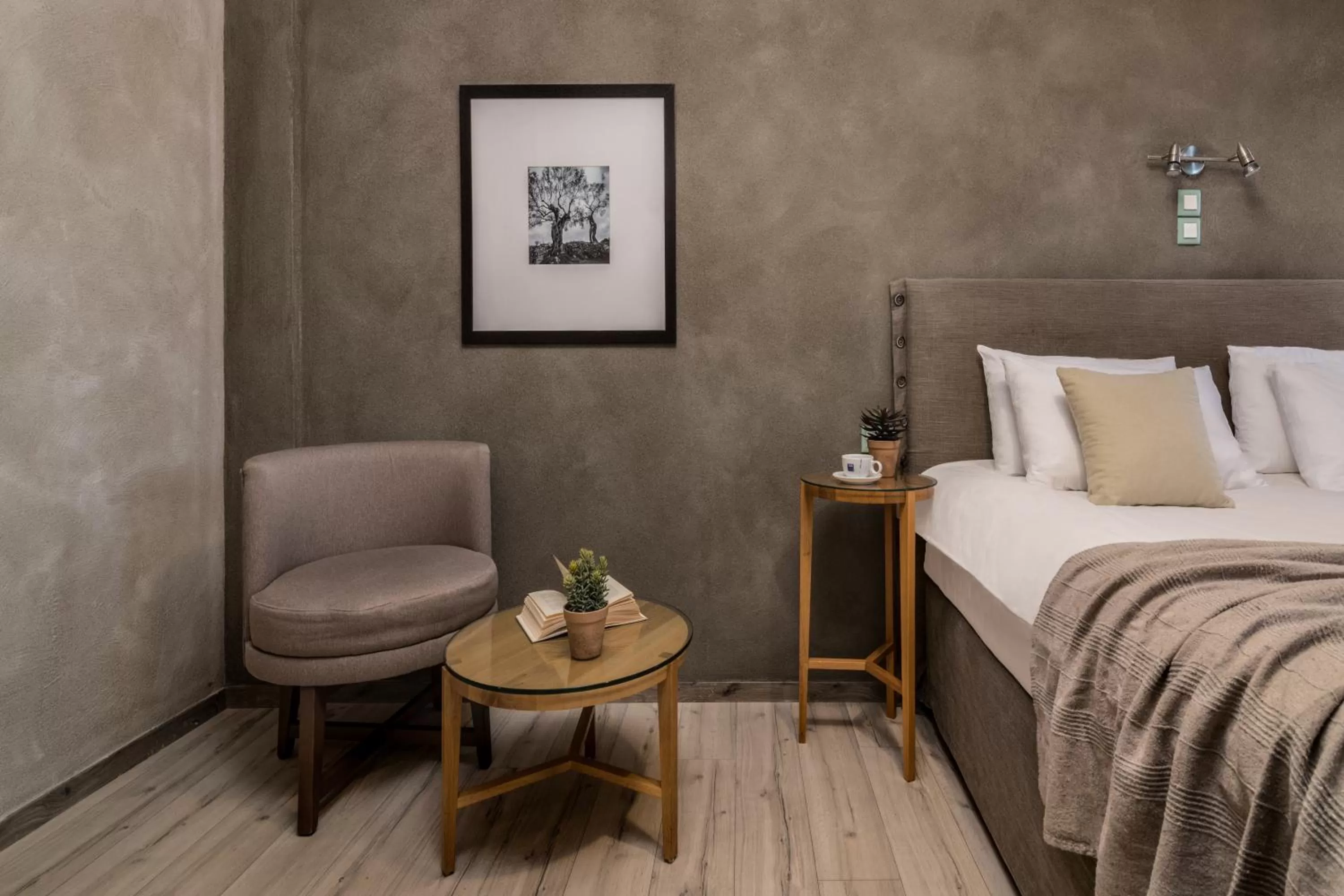 Decorative detail, Bed in Phoenix Hotel