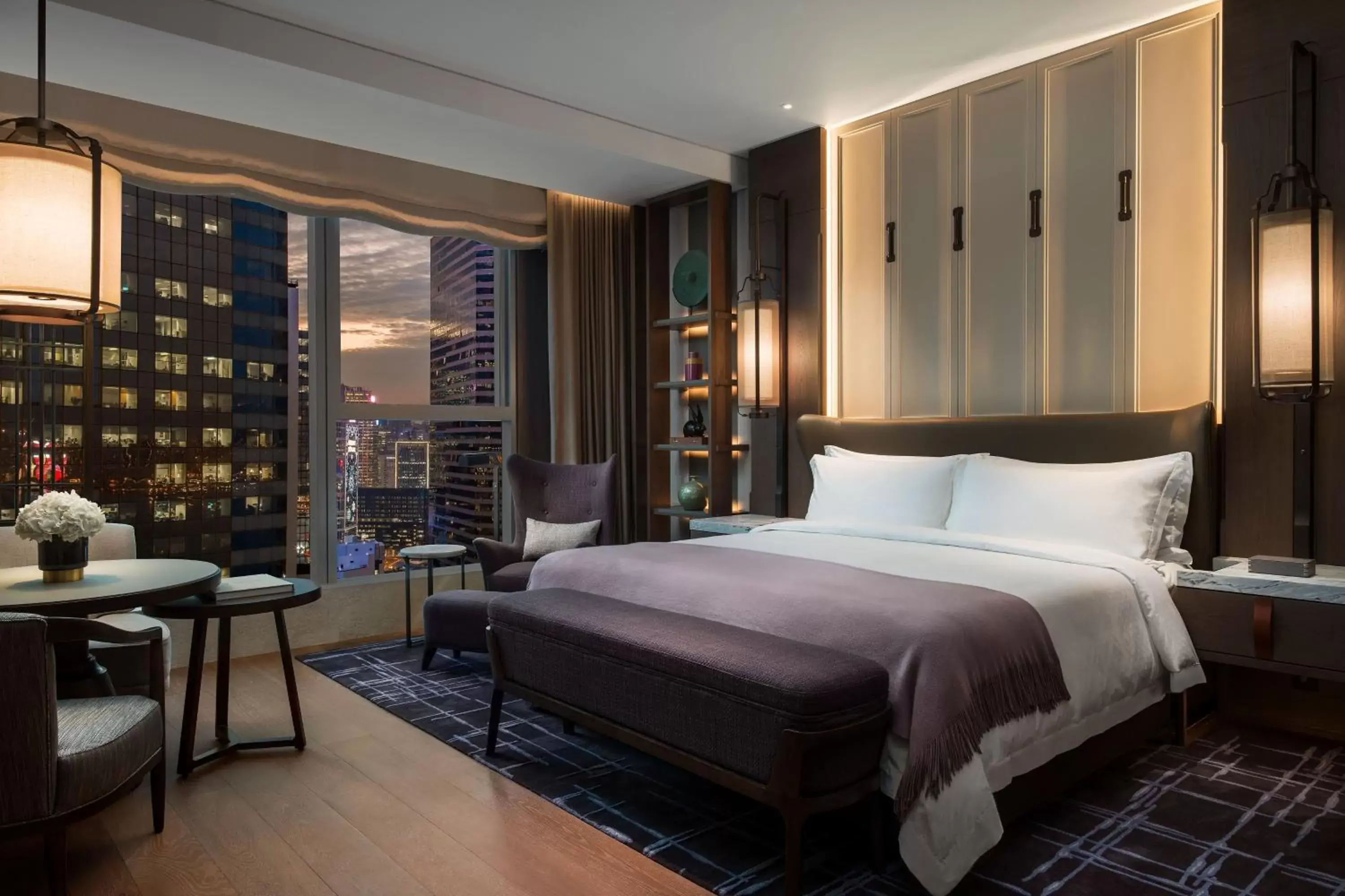 Photo of the whole room, Bed in The St. Regis Hong Kong