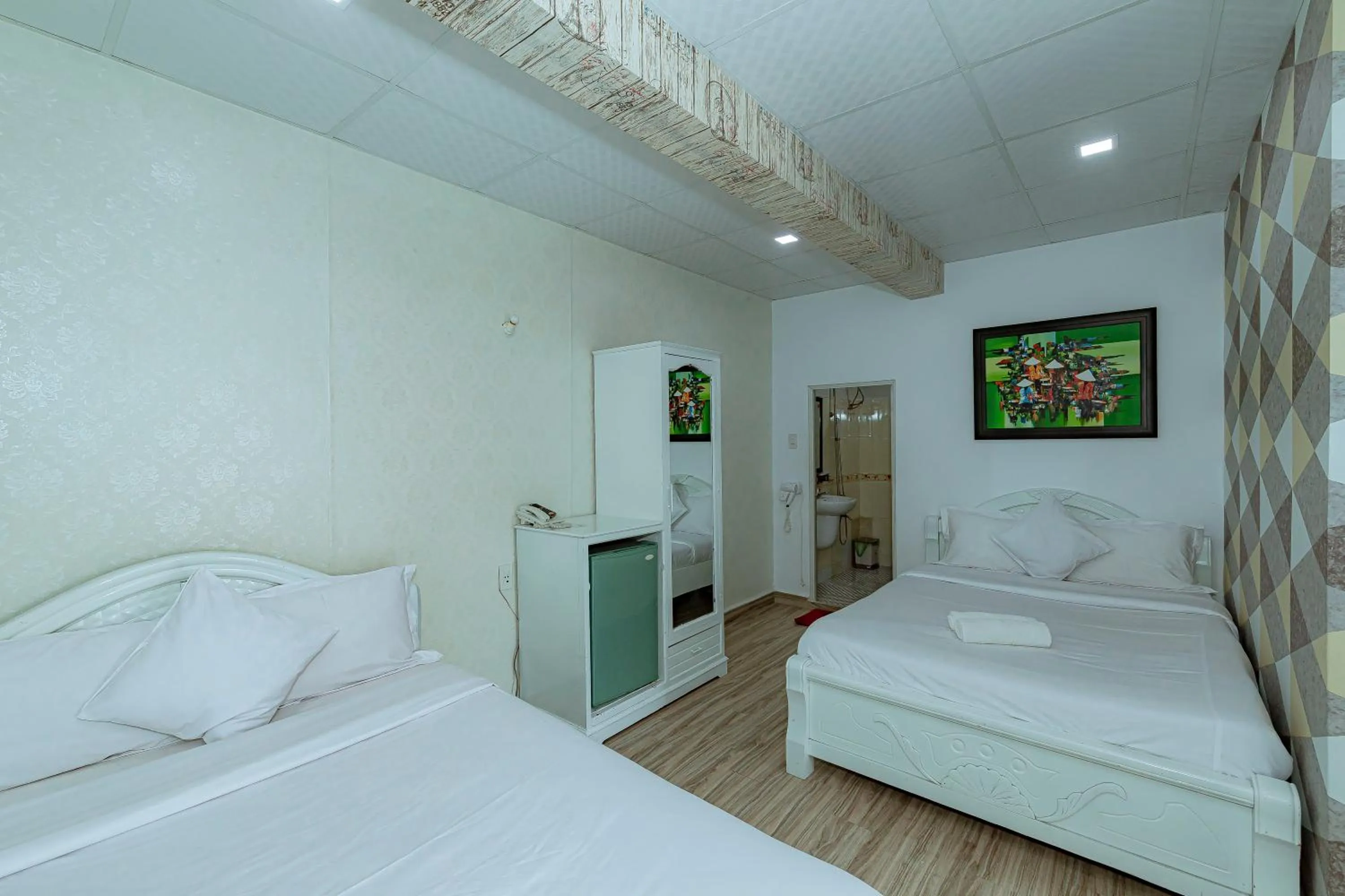 Ken's Backpackers Hotel