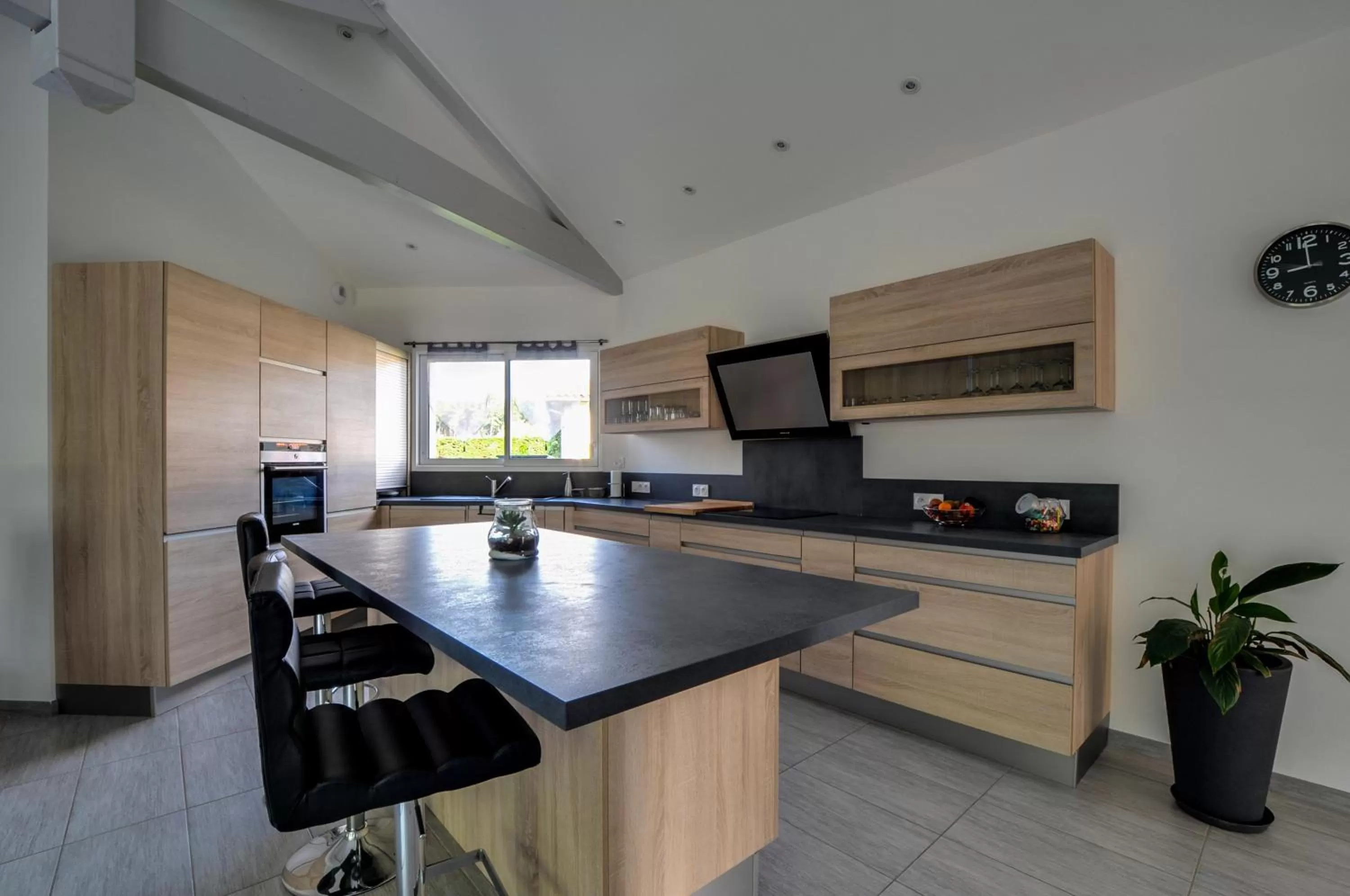 Kitchen or kitchenette, Kitchen/Kitchenette in Chez Lionel & Mathéis , joignable au zéro6trente53cinquante60