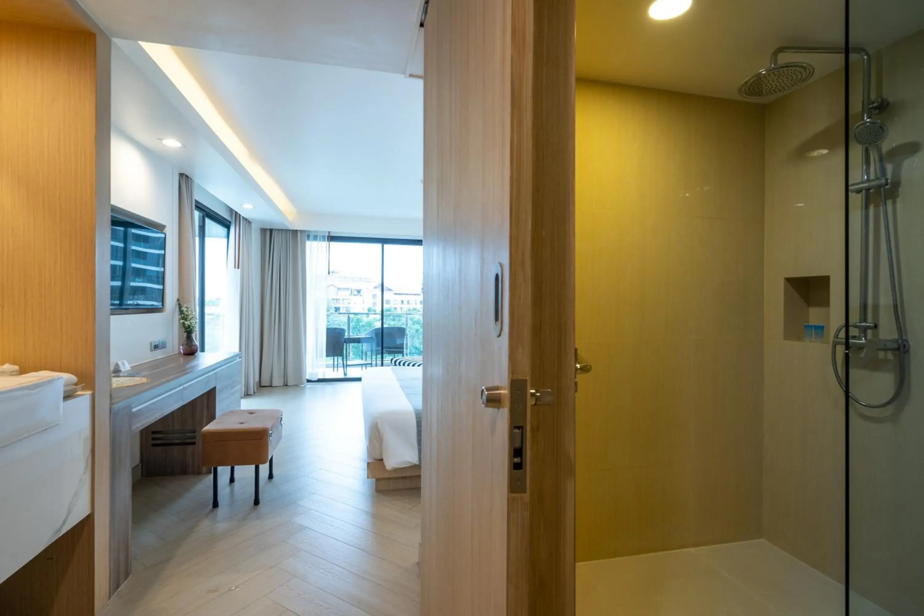 Bathroom in Golden Tulip Pattaya Beach Resort