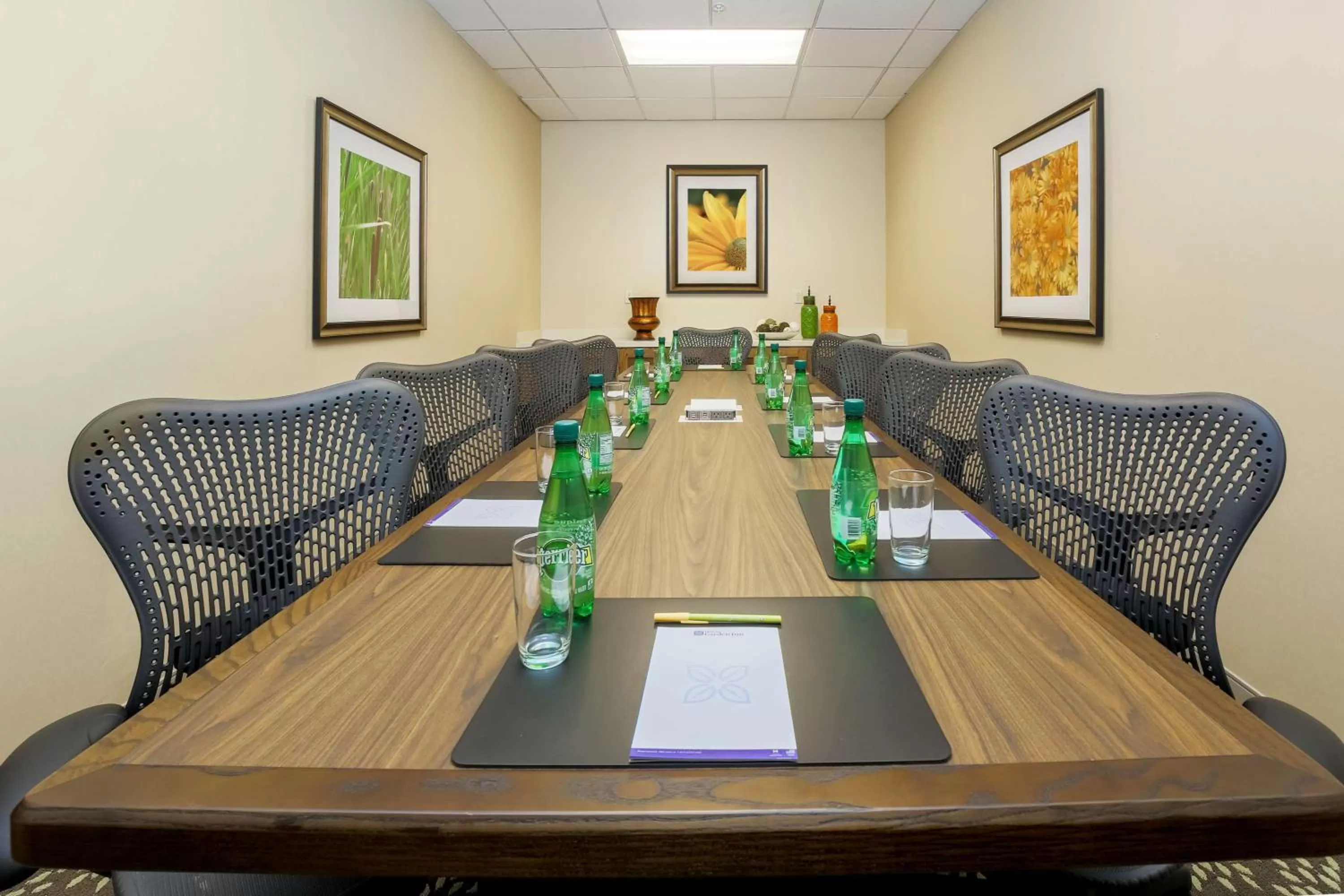 Meeting/conference room in Hilton Garden Inn Bakersfield
