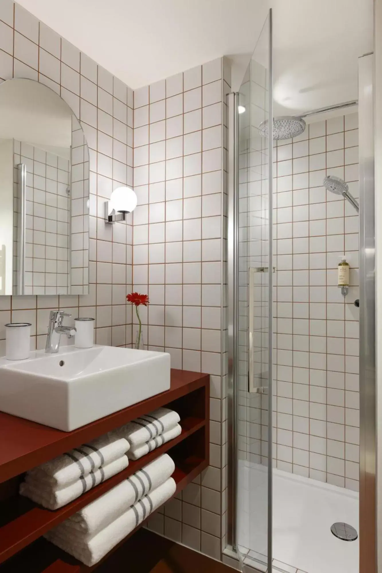 Shower, Bathroom in Appart'hôtel Bellamy Chamonix