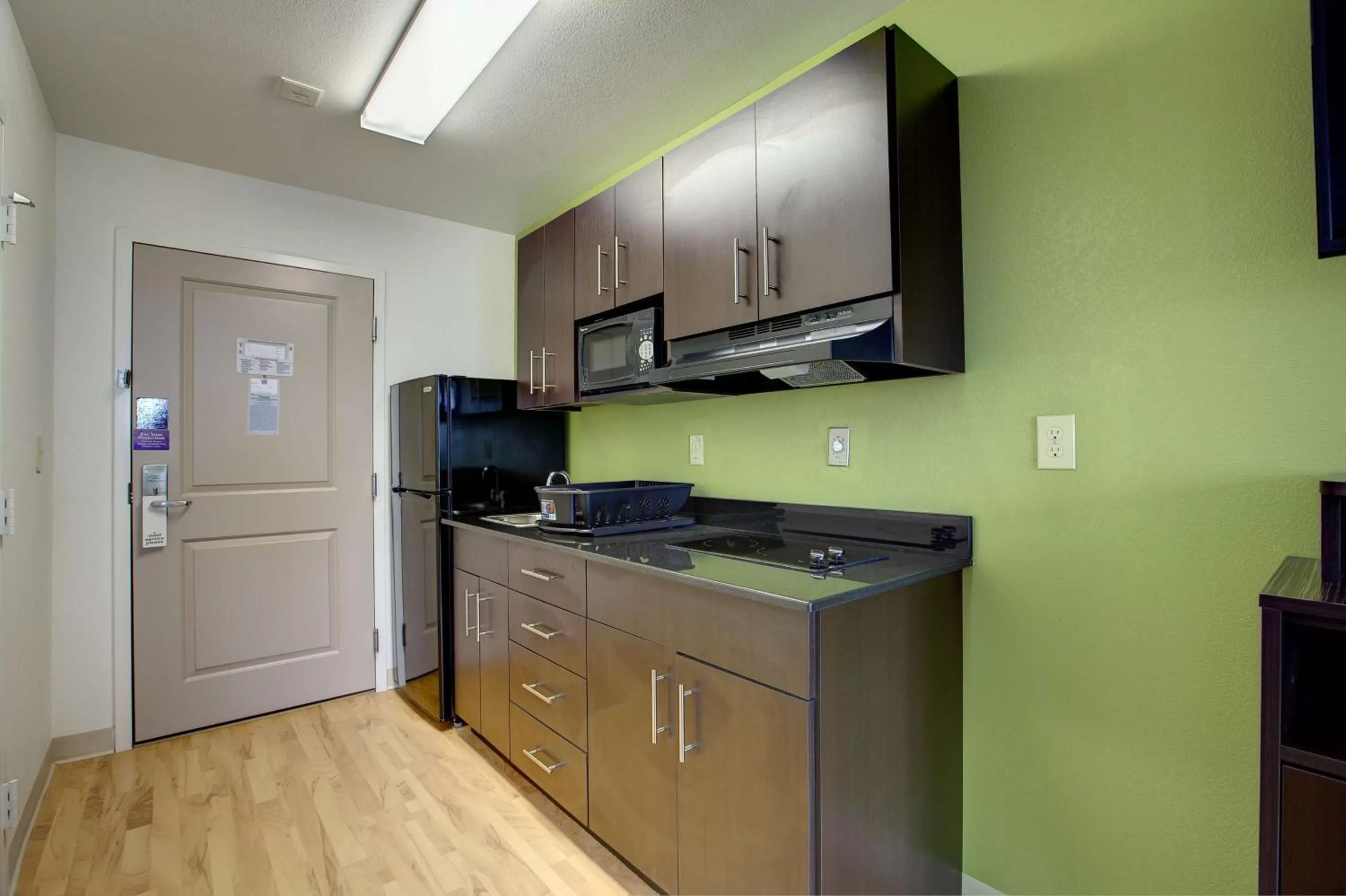 Kitchen or kitchenette in Studio 6-Sweetwater, TX