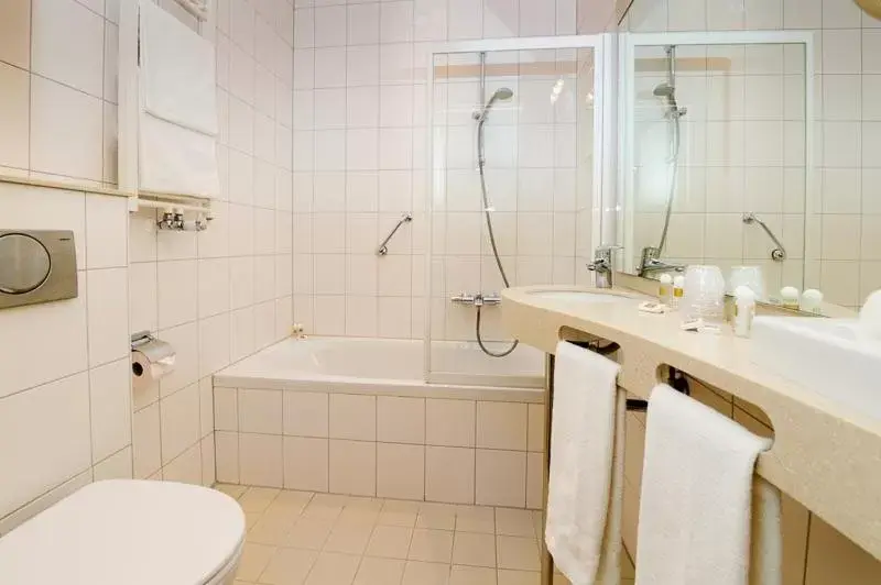 Bathroom in Boulevard Hotel Scheveningen