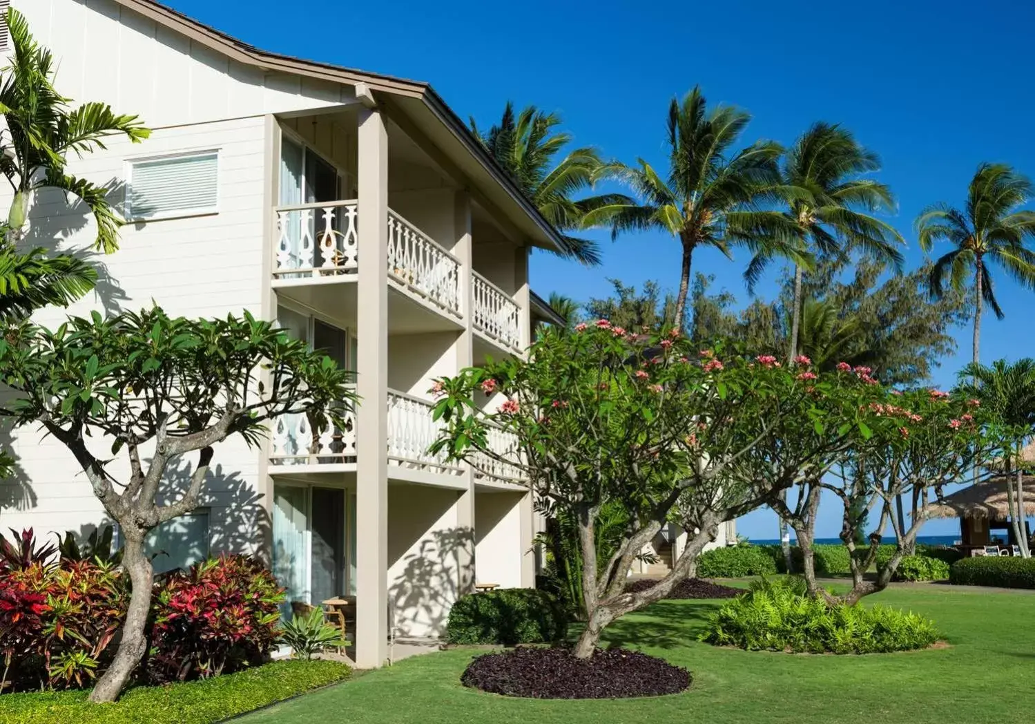 Property Building in Aston Islander On The Beach