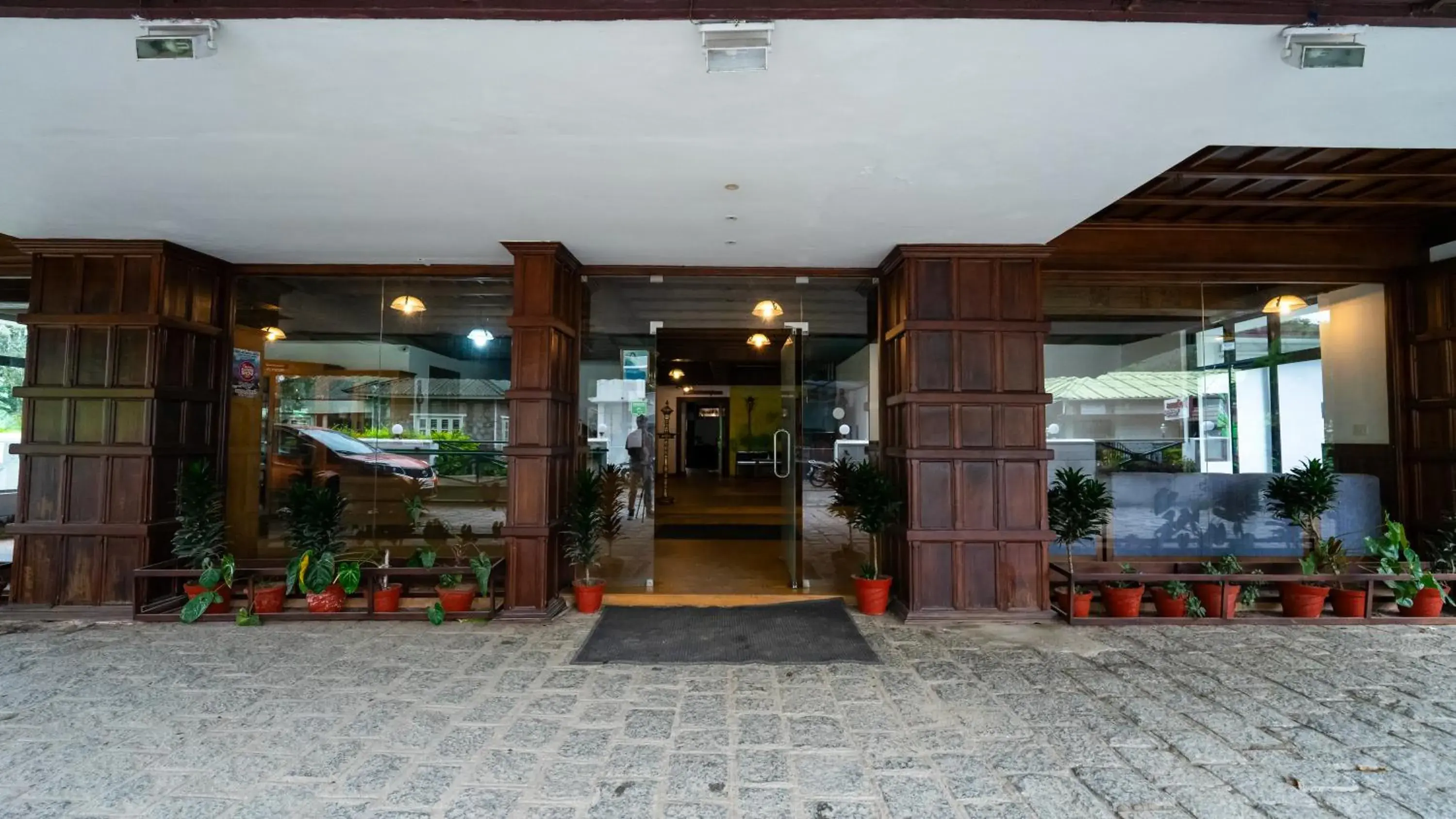 Facade/entrance in Westwood Riverside Facade/entrance in Westwood Riverside