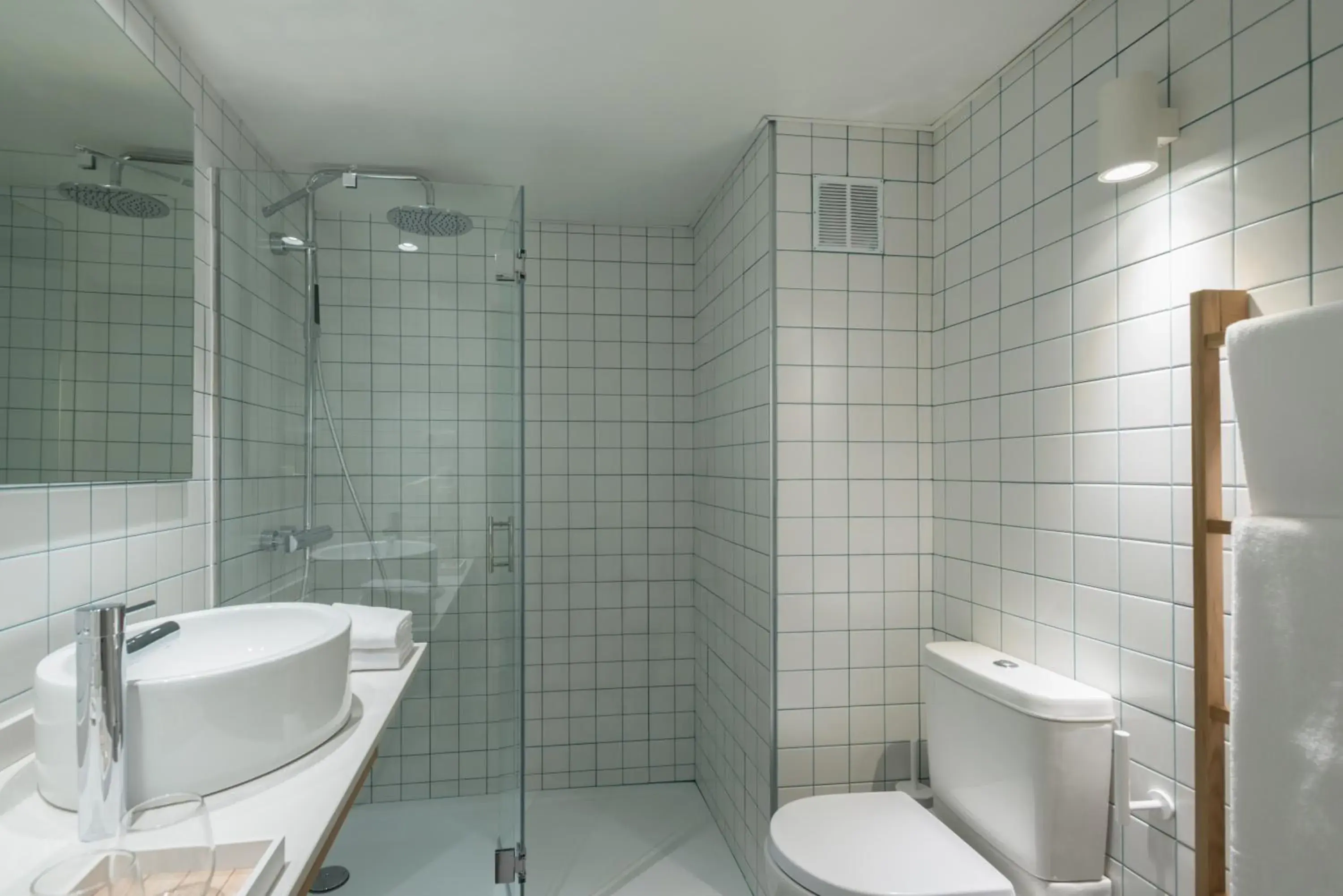 Bathroom in Hotel & Aparthotel Cosmos