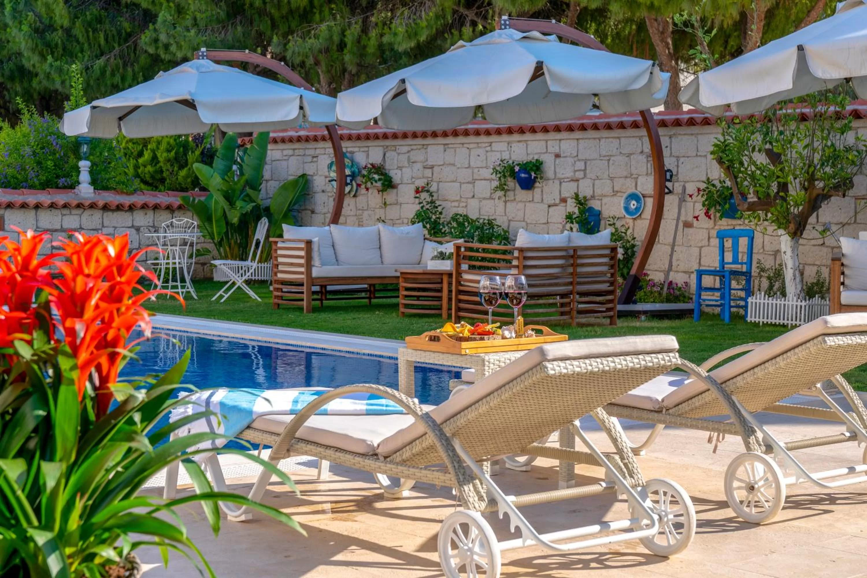 Patio in Salbakos Herakleia Hotel