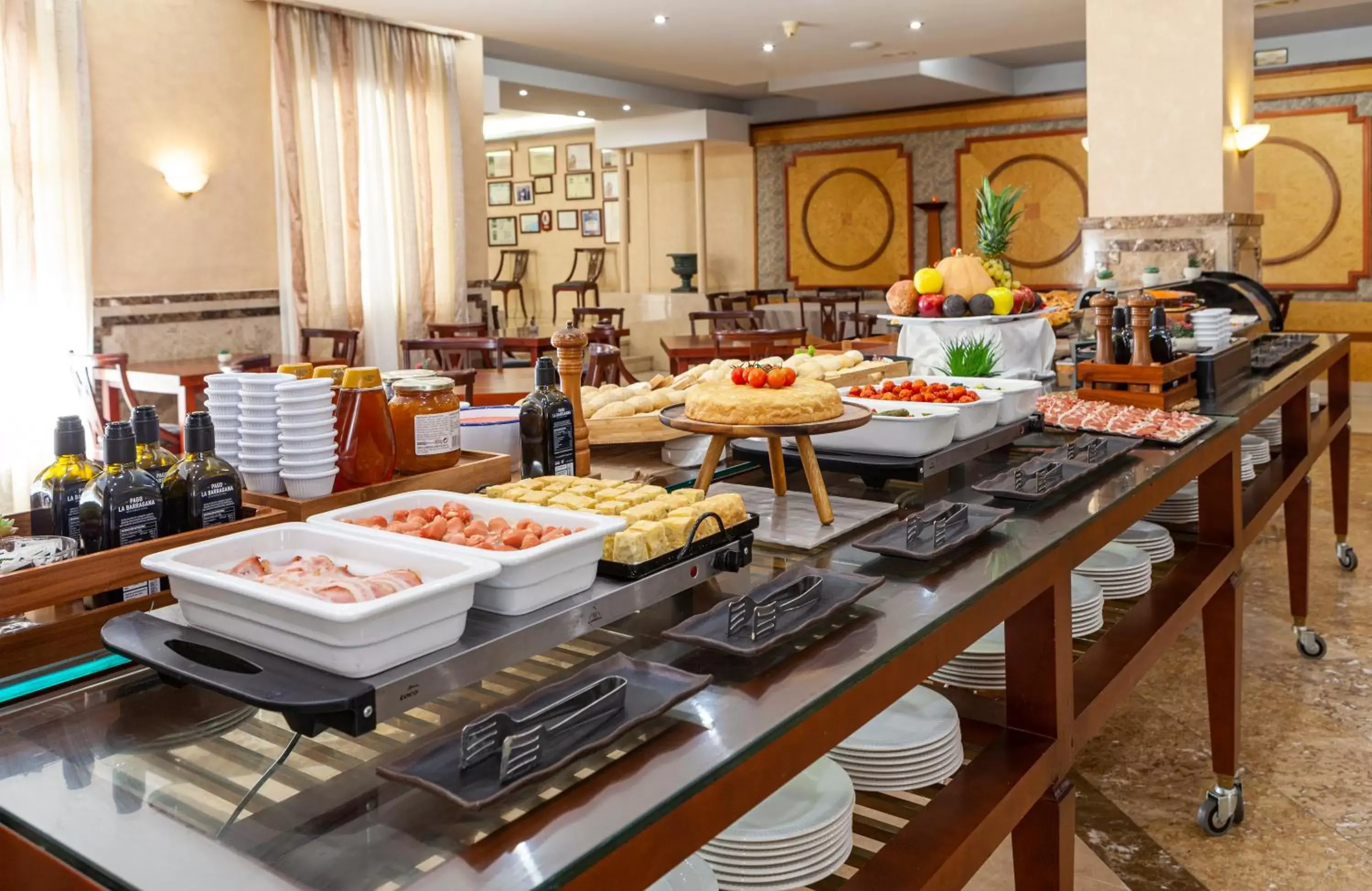 Buffet breakfast, Restaurant/Places to Eat in Macia Alfaros