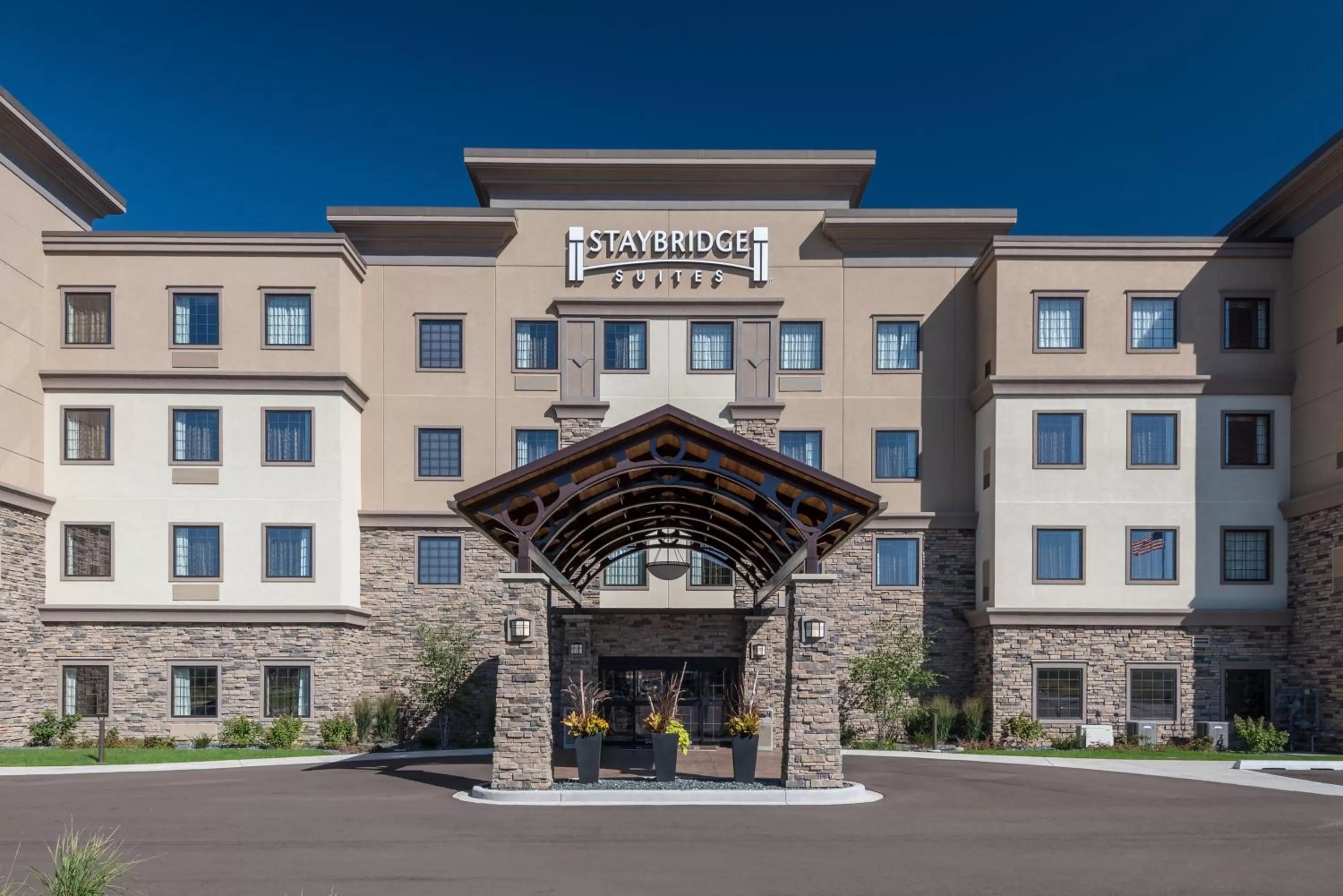 Property building in Staybridge Suites Eau Claire - Altoona by IHG