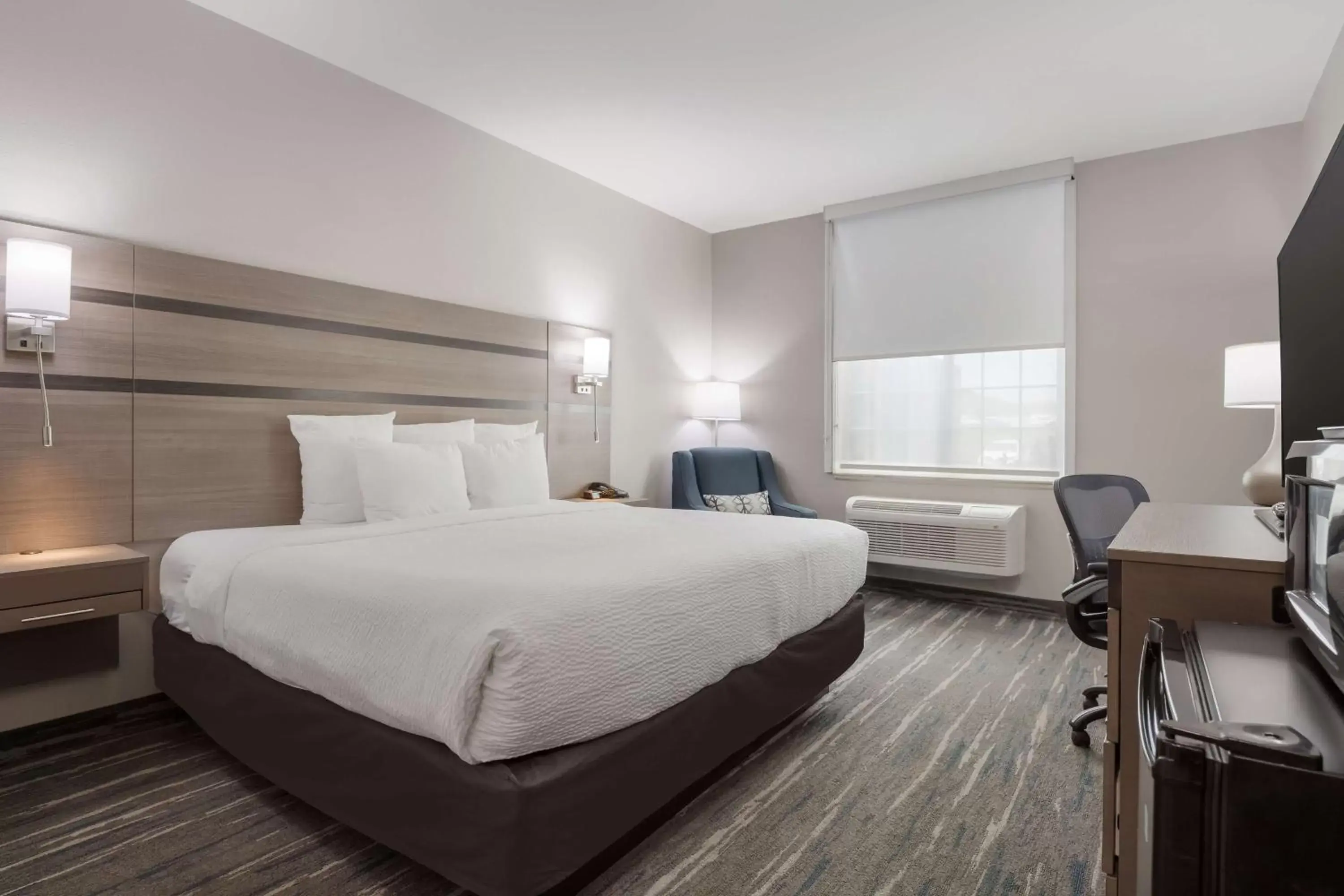 Bedroom, Bed in Best Western NSU Inn Bedroom, Bed in Best Western NSU Inn