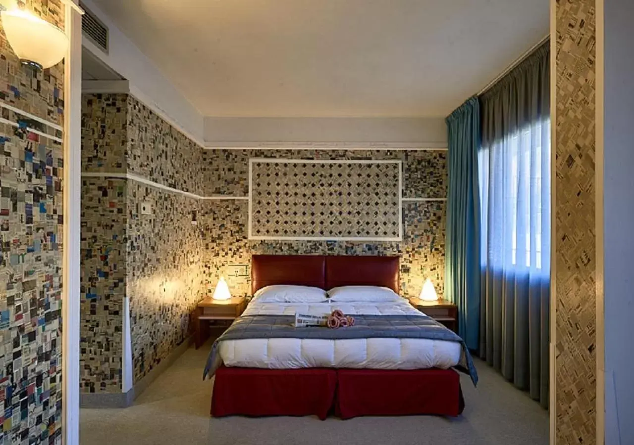 Photo of the whole room, Bed in Albornoz Palace Hotel